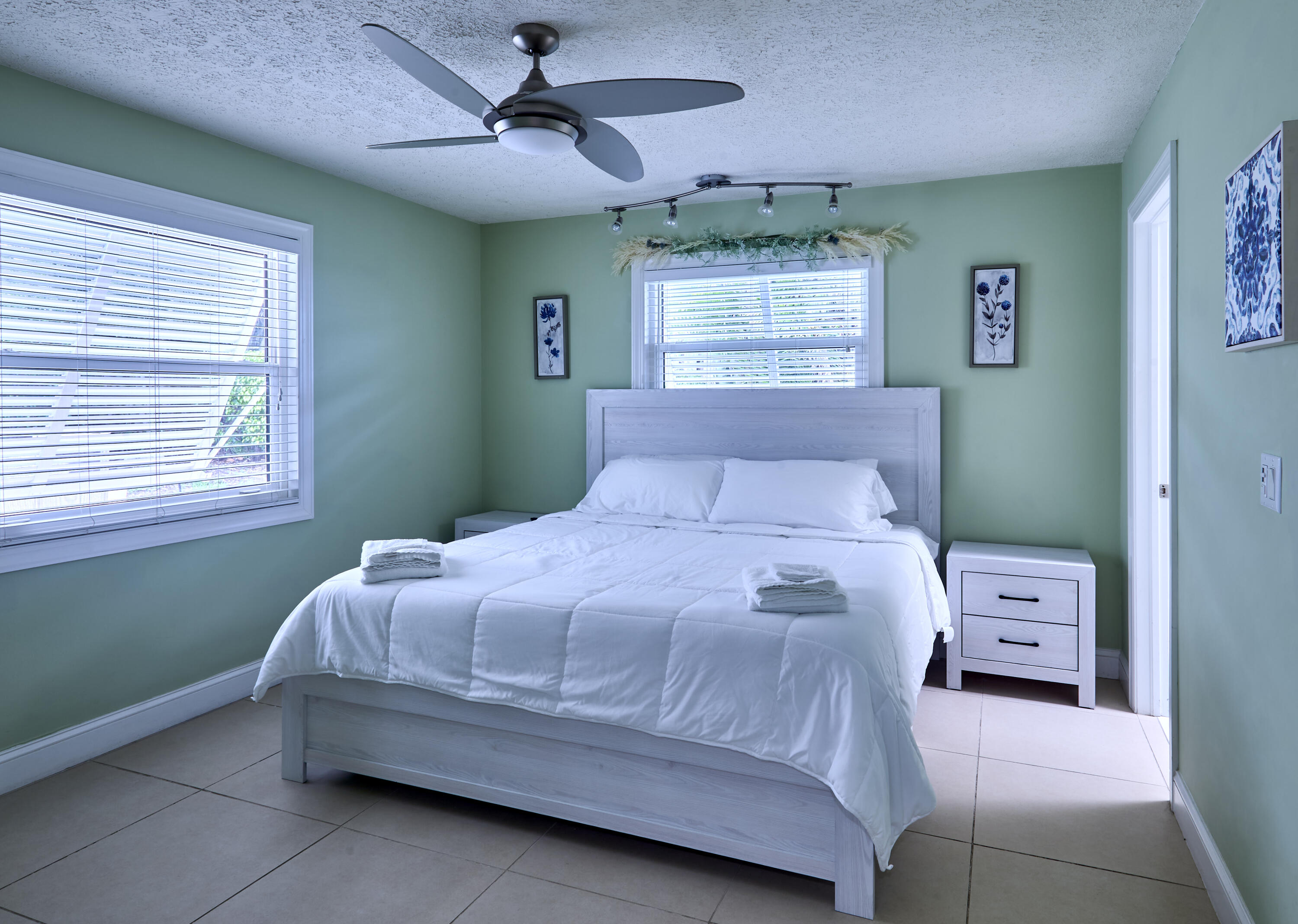 Bedroom_1A_8305_