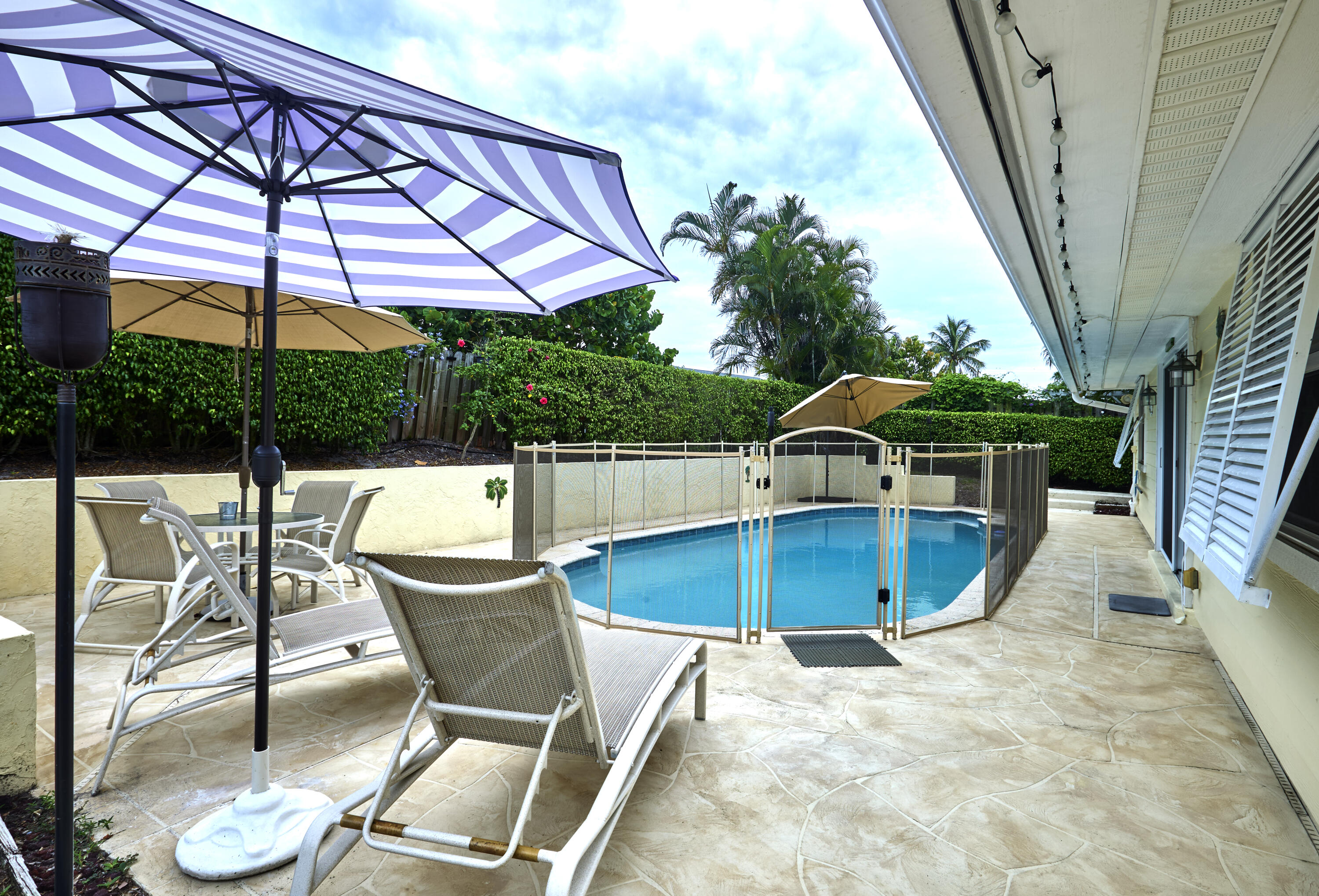 Patio Pool_3_8353_