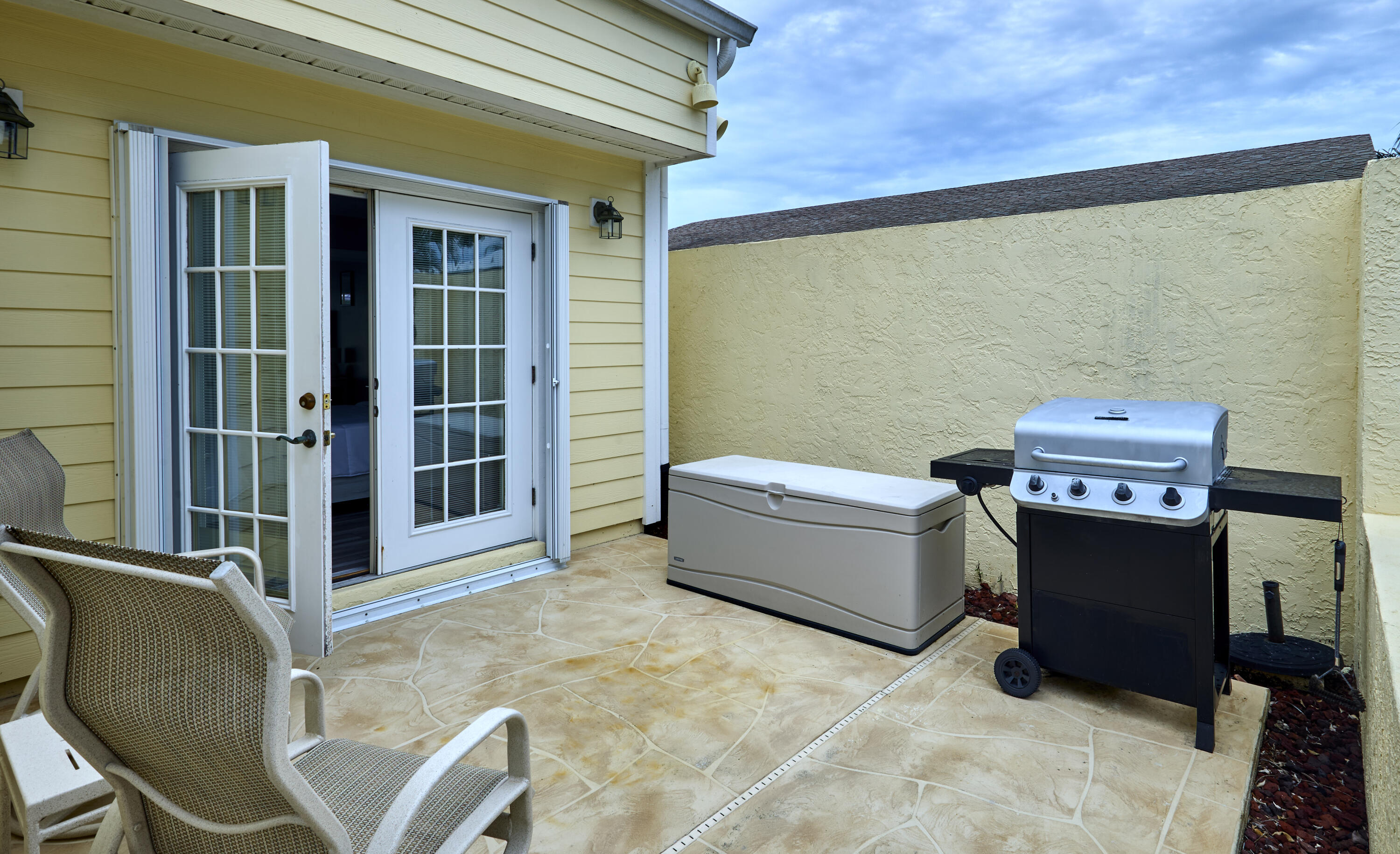 Patio Pool_2_8350_