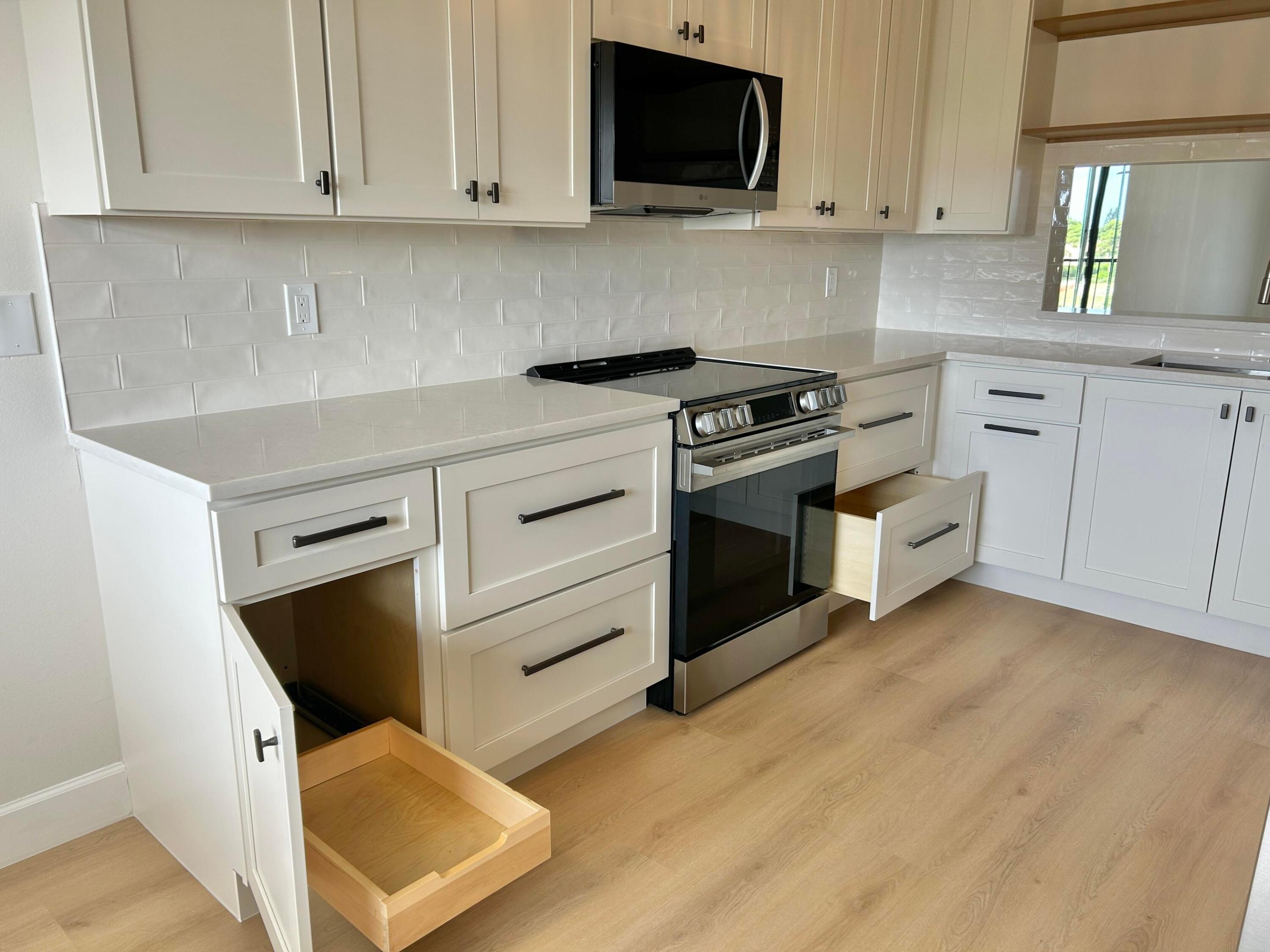 Kitchen Features