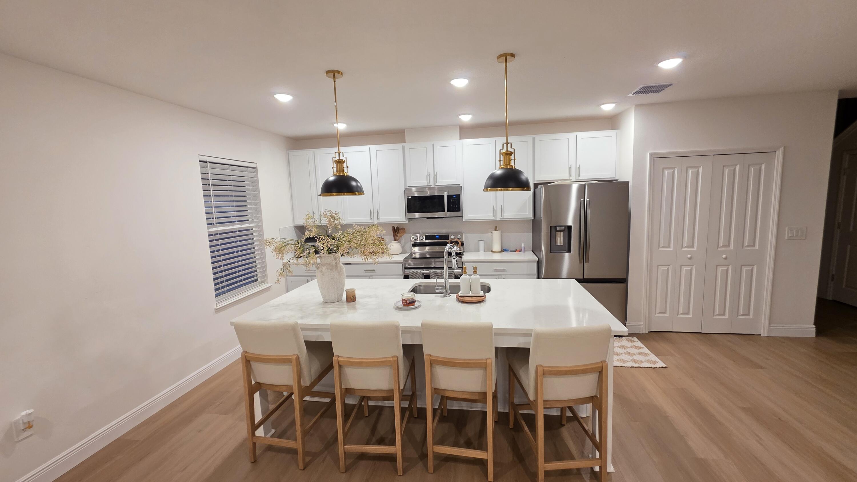 9398 SW Serapis Way (8) 9398 SW Serapis Way (8)