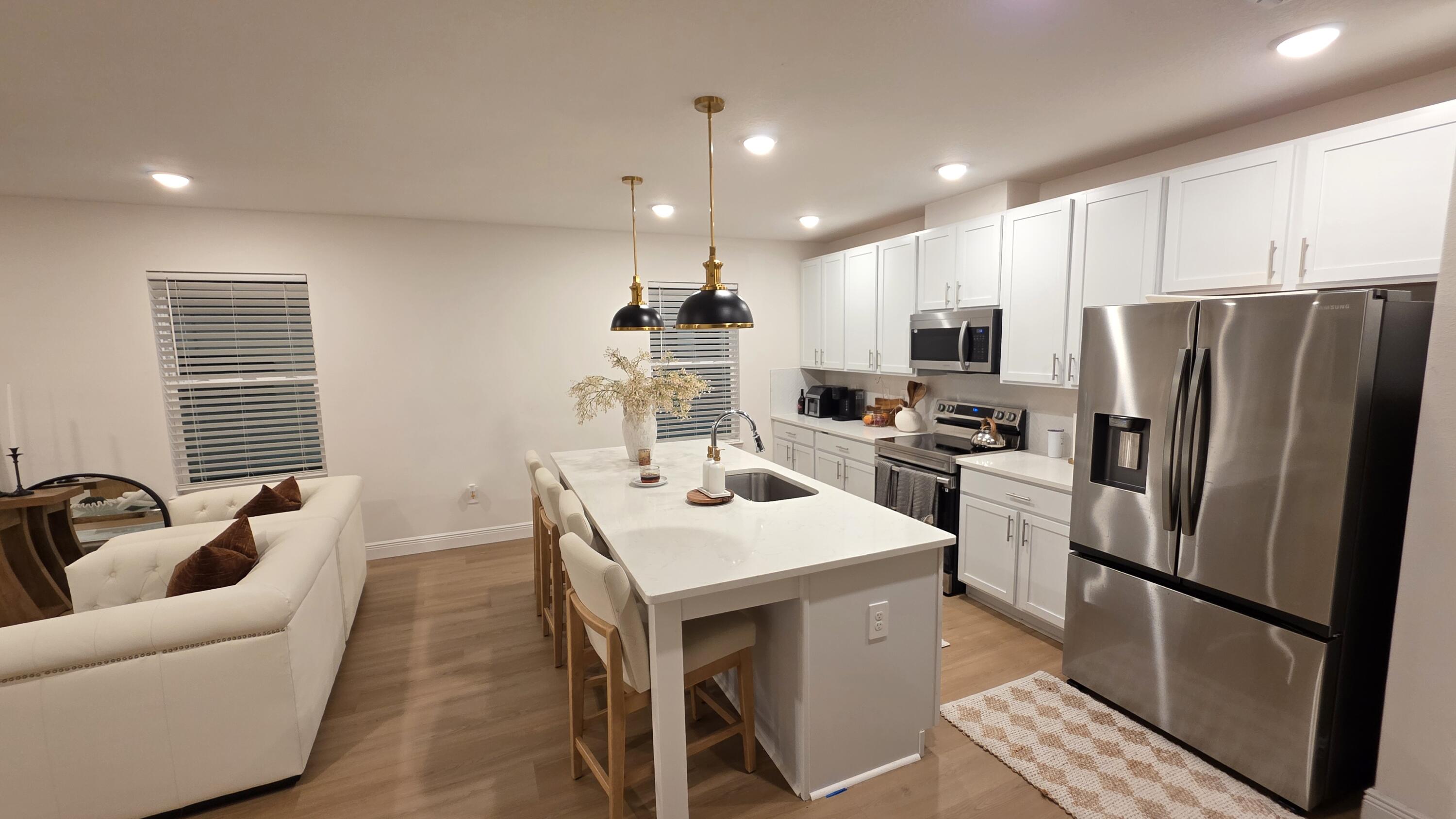 9398 SW Serapis Way (7) 9398 SW Serapis Way (7)