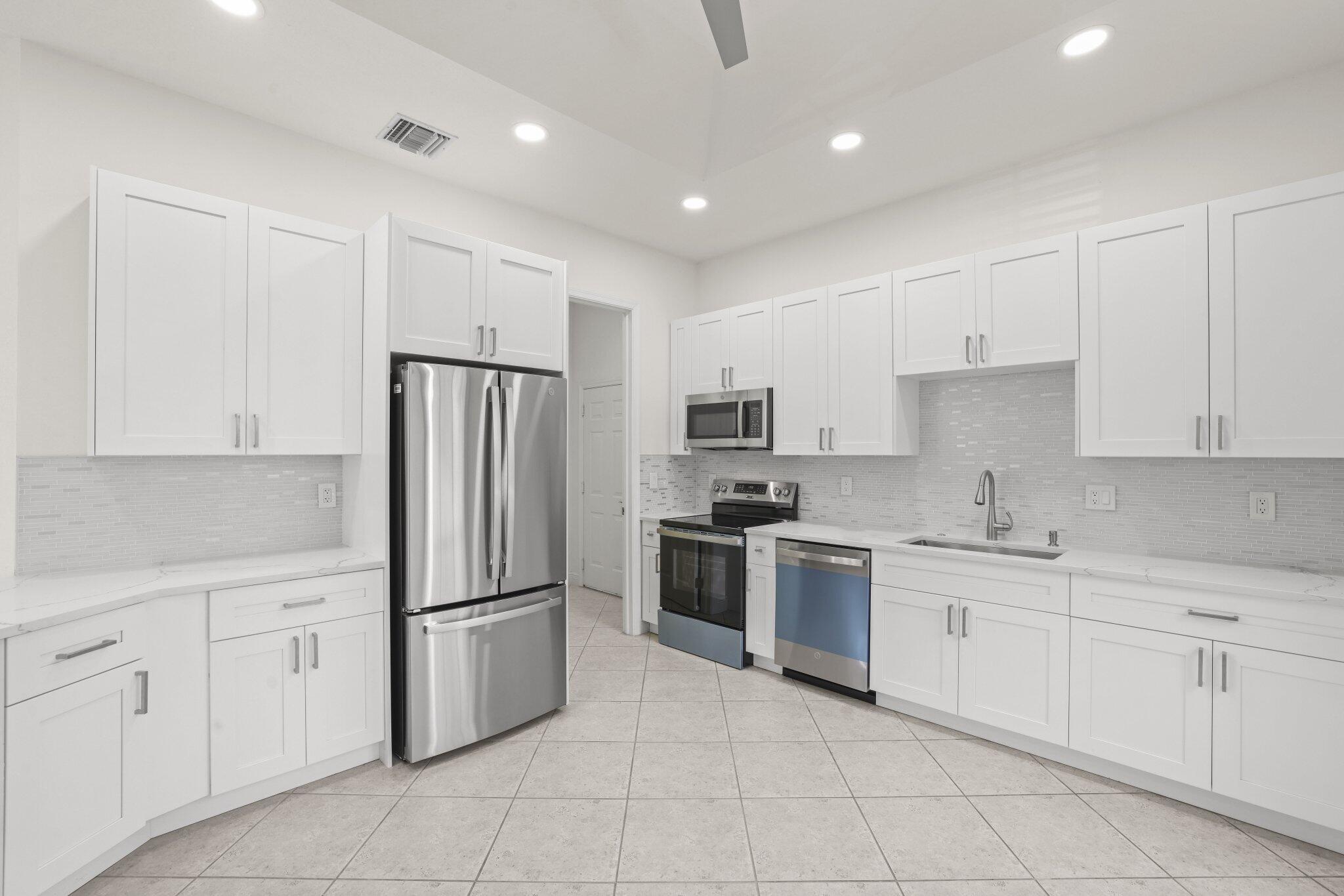 132 Mangrove Bay Way - 14.jpg-SMALL