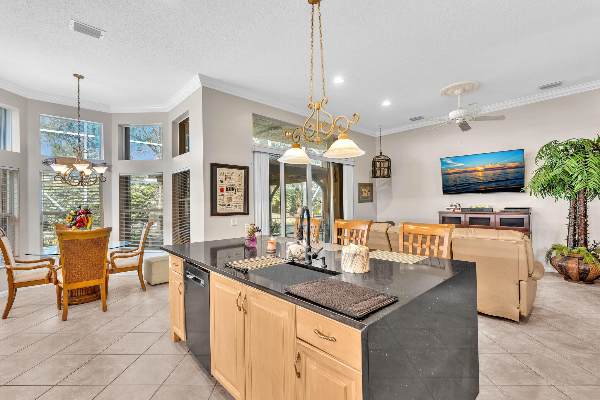 Kitchen Family Room
