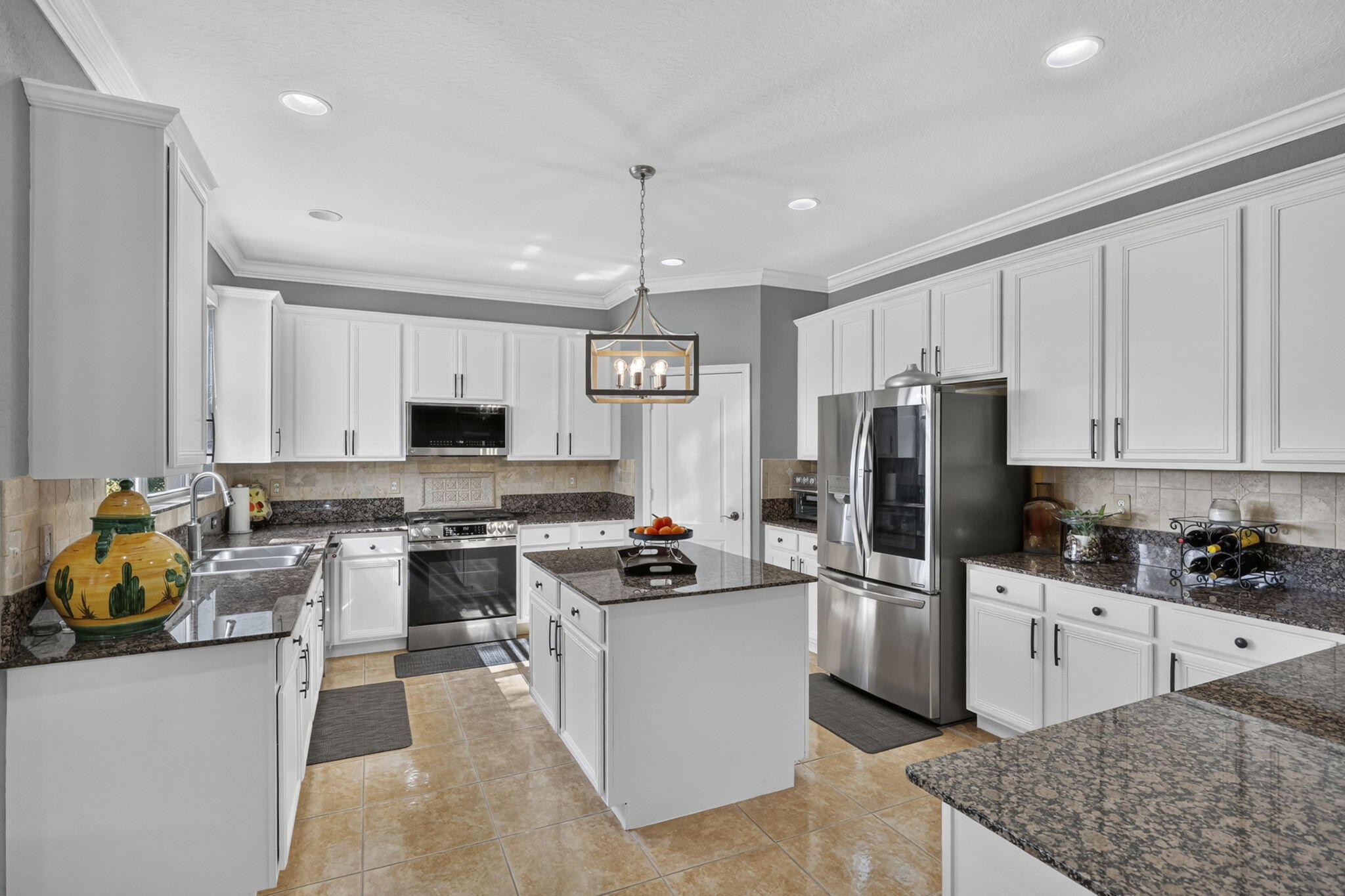 Kitchen with island