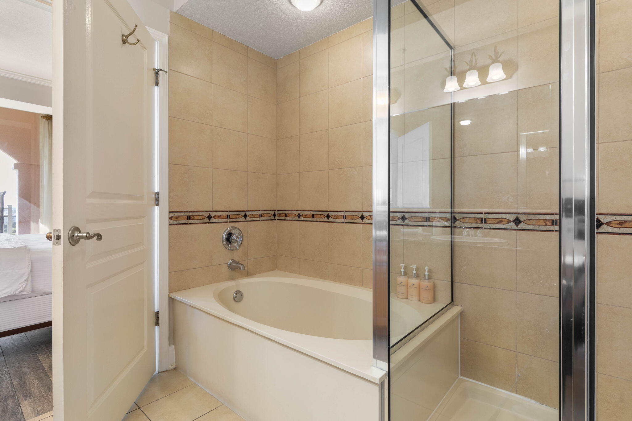 40-web-or-mls-200 Ocean Crest Dr #617-40
