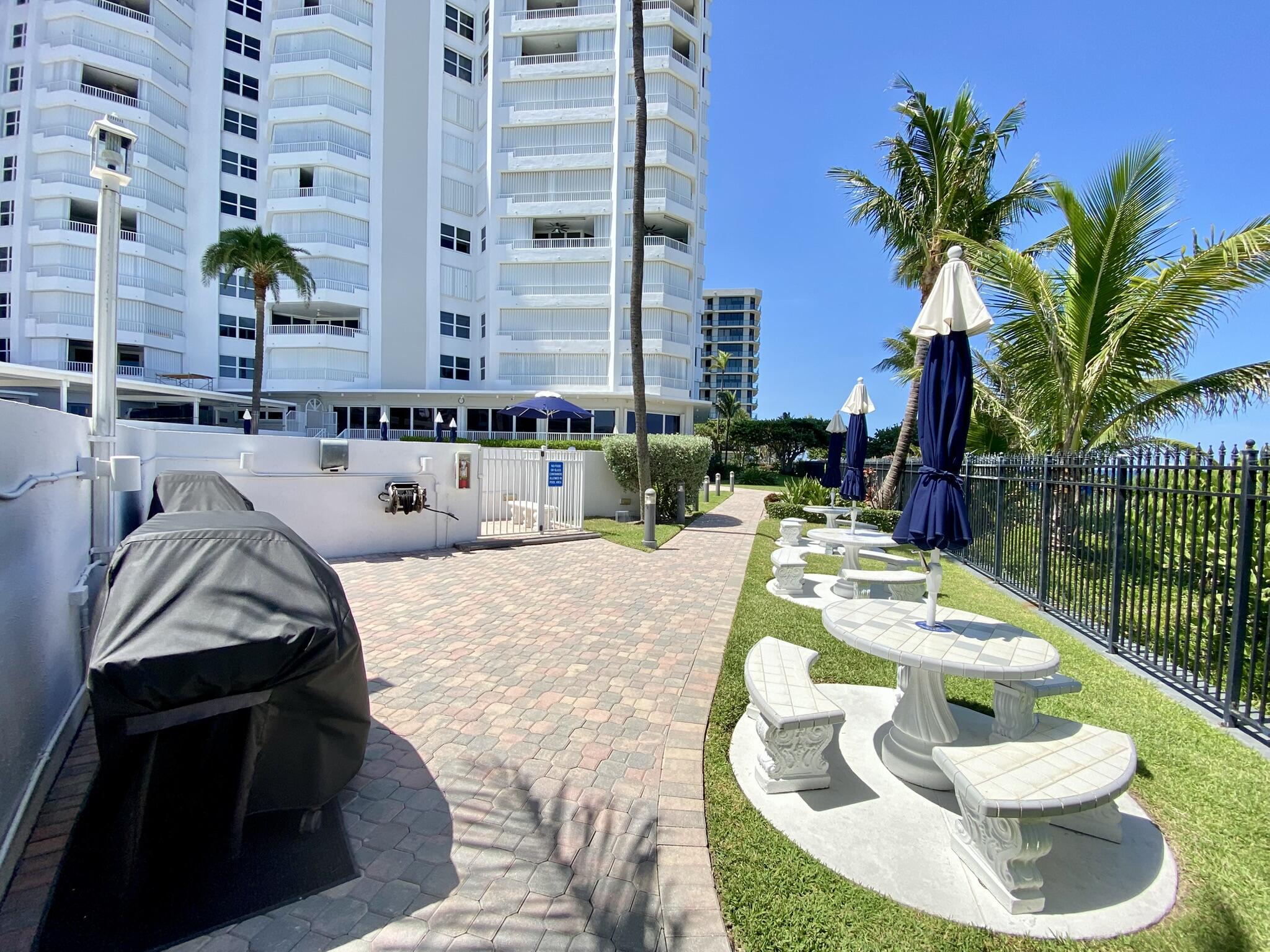 o bbq-2-the-claridge-pompano-beach-nieve