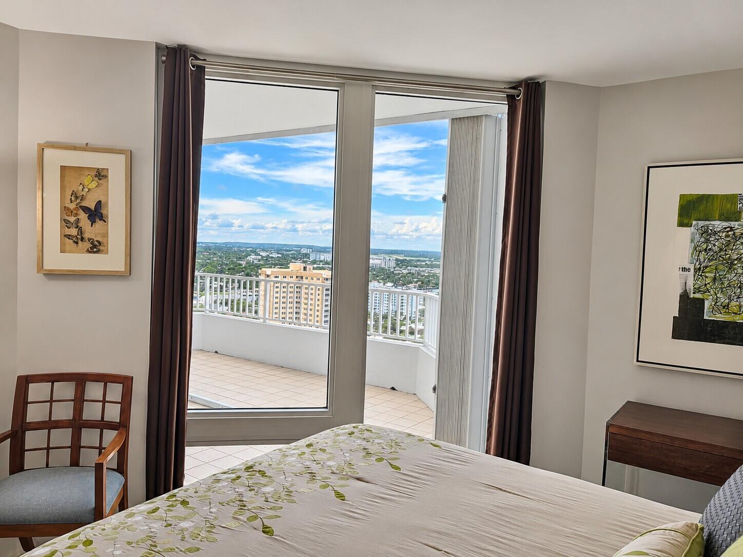 2nd Bedroom w/Walk-In Closet and City Views