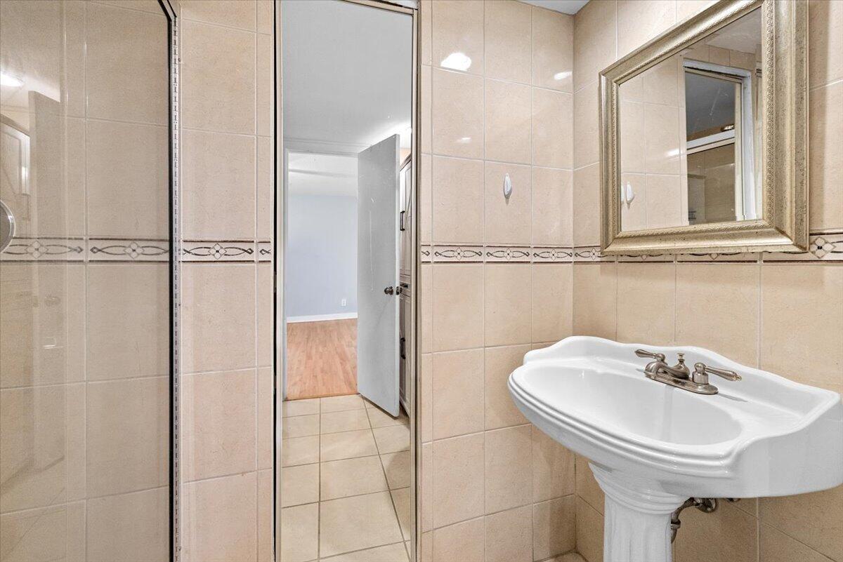 04-10608 180th Pl S 152 -6749