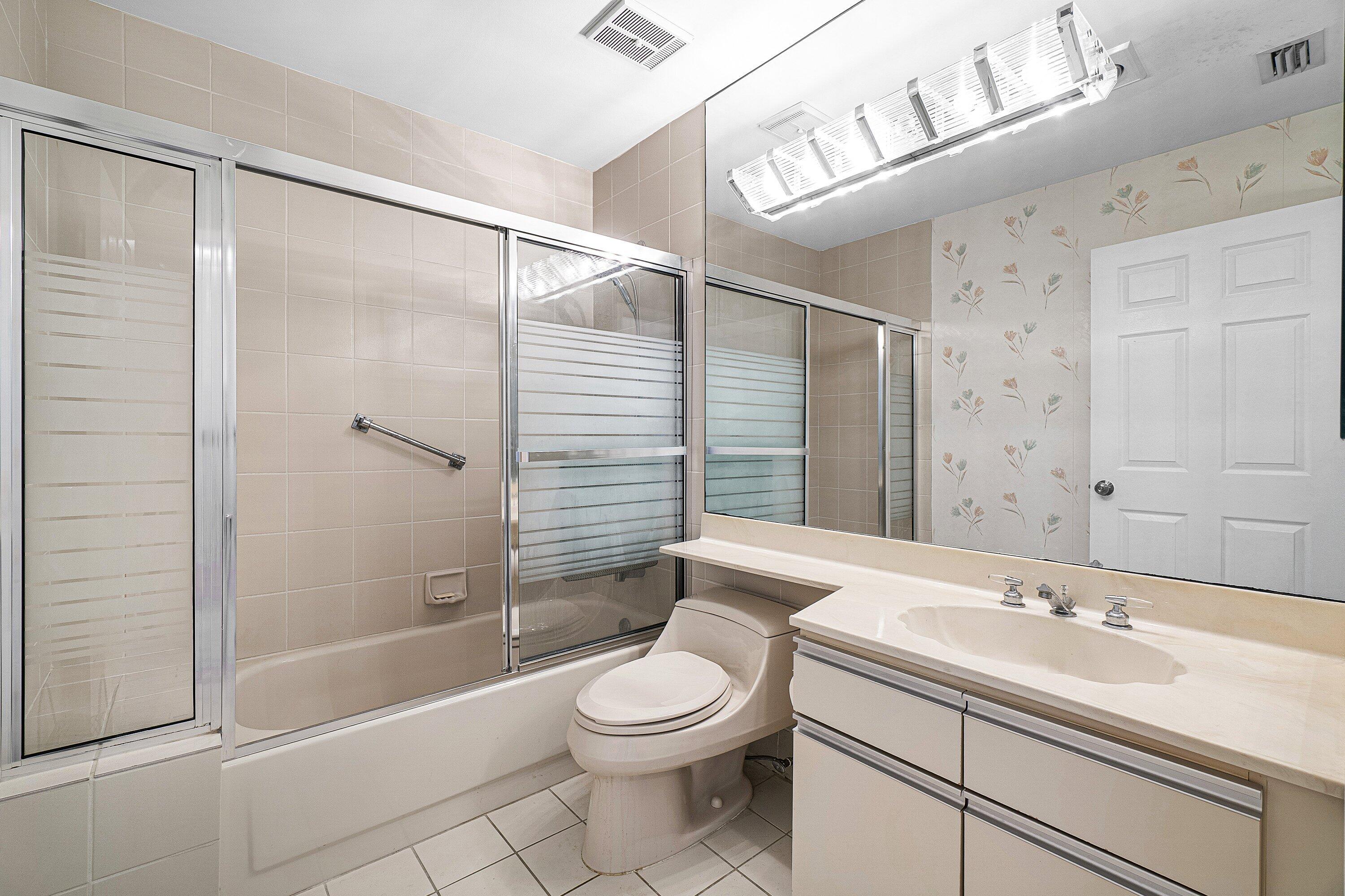 Guest Full Bathroom