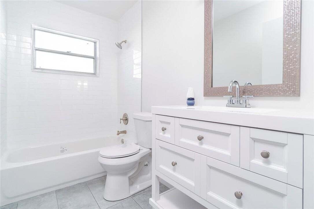 Bathroom second3