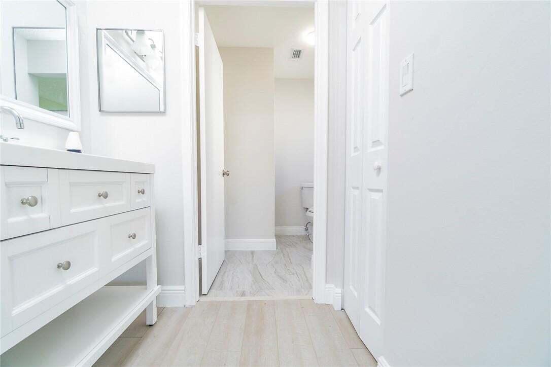 master bathroom (3)
