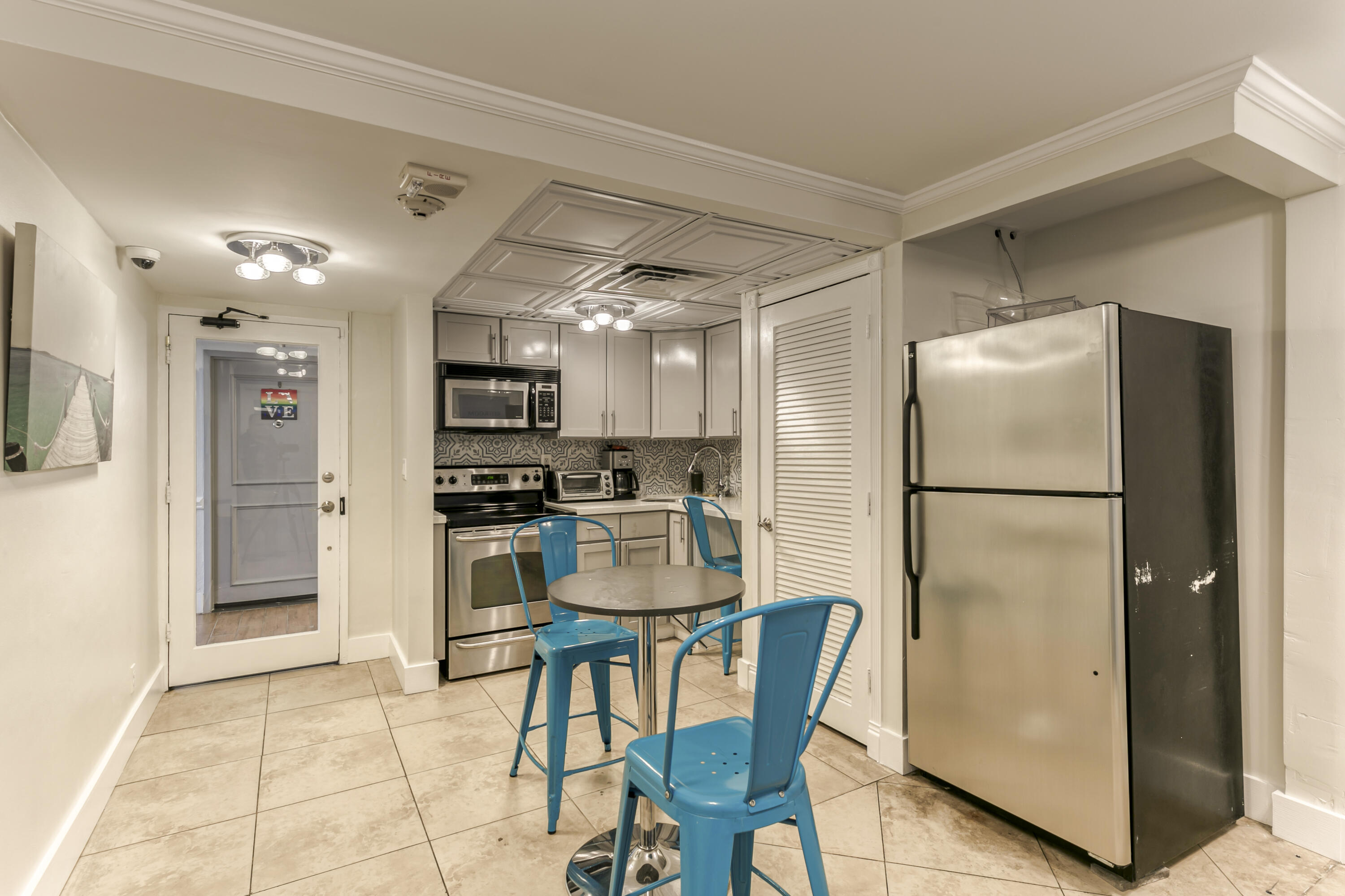 Community Room with Kitchen ner the Poo