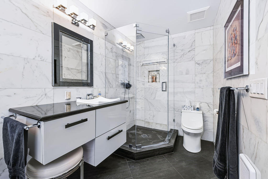15408StrathearnDrive-34