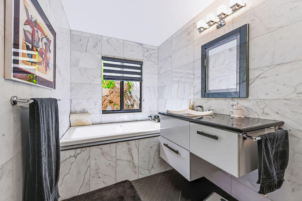 15408StrathearnDrive-33