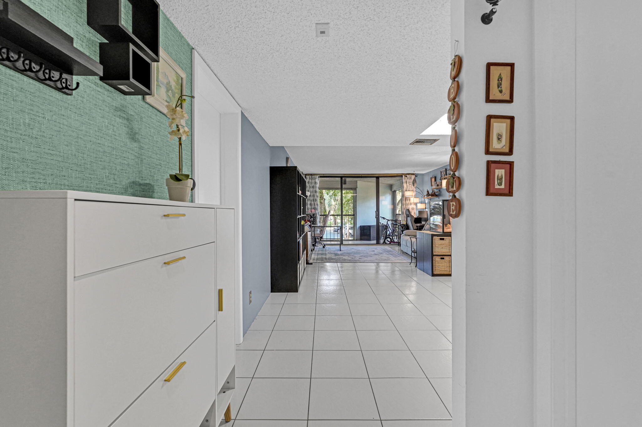 Entry way
