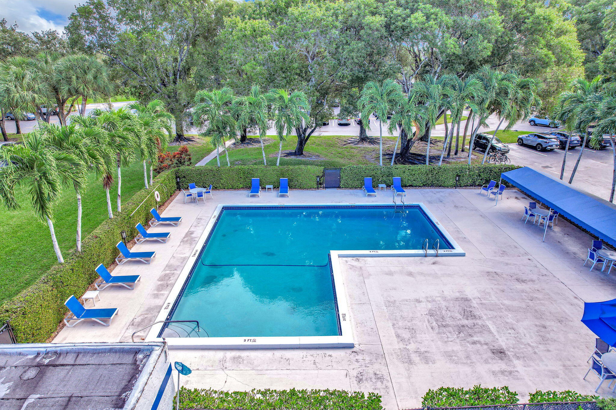 Community pool
