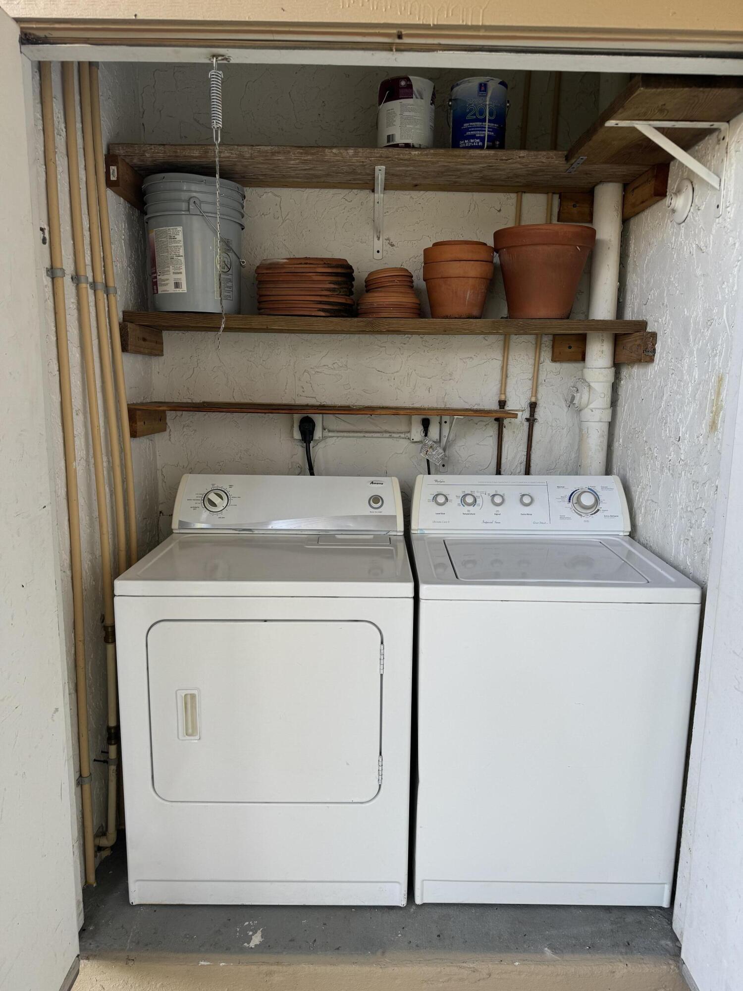 WASHER/DRYER on Patio