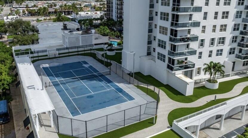 tennis / pickleball court