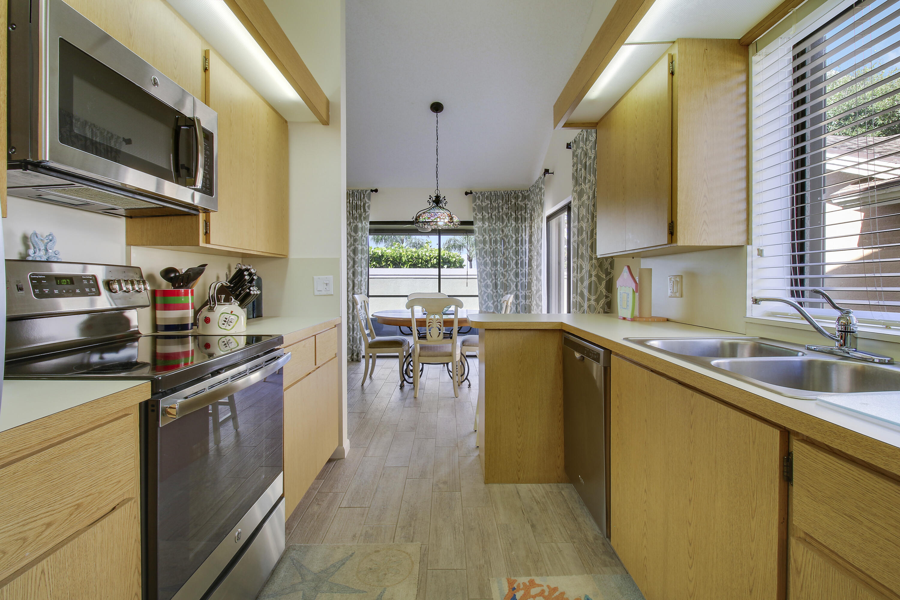 218 RIDGE RD