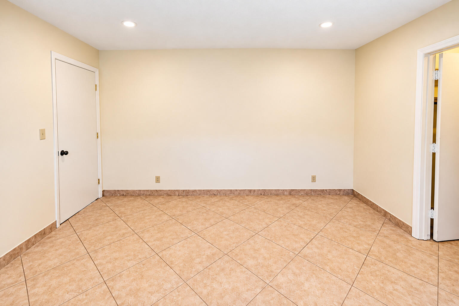 MLS_Ready_Room_Photo