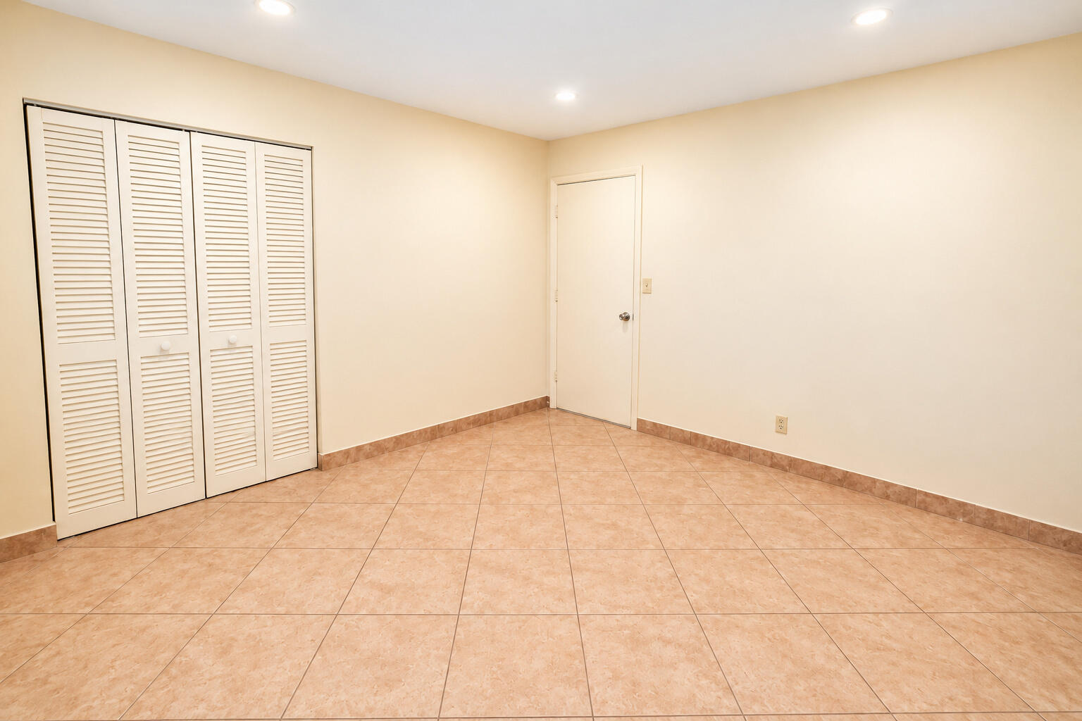 MLS_Ready_Bedroom_DSC04446