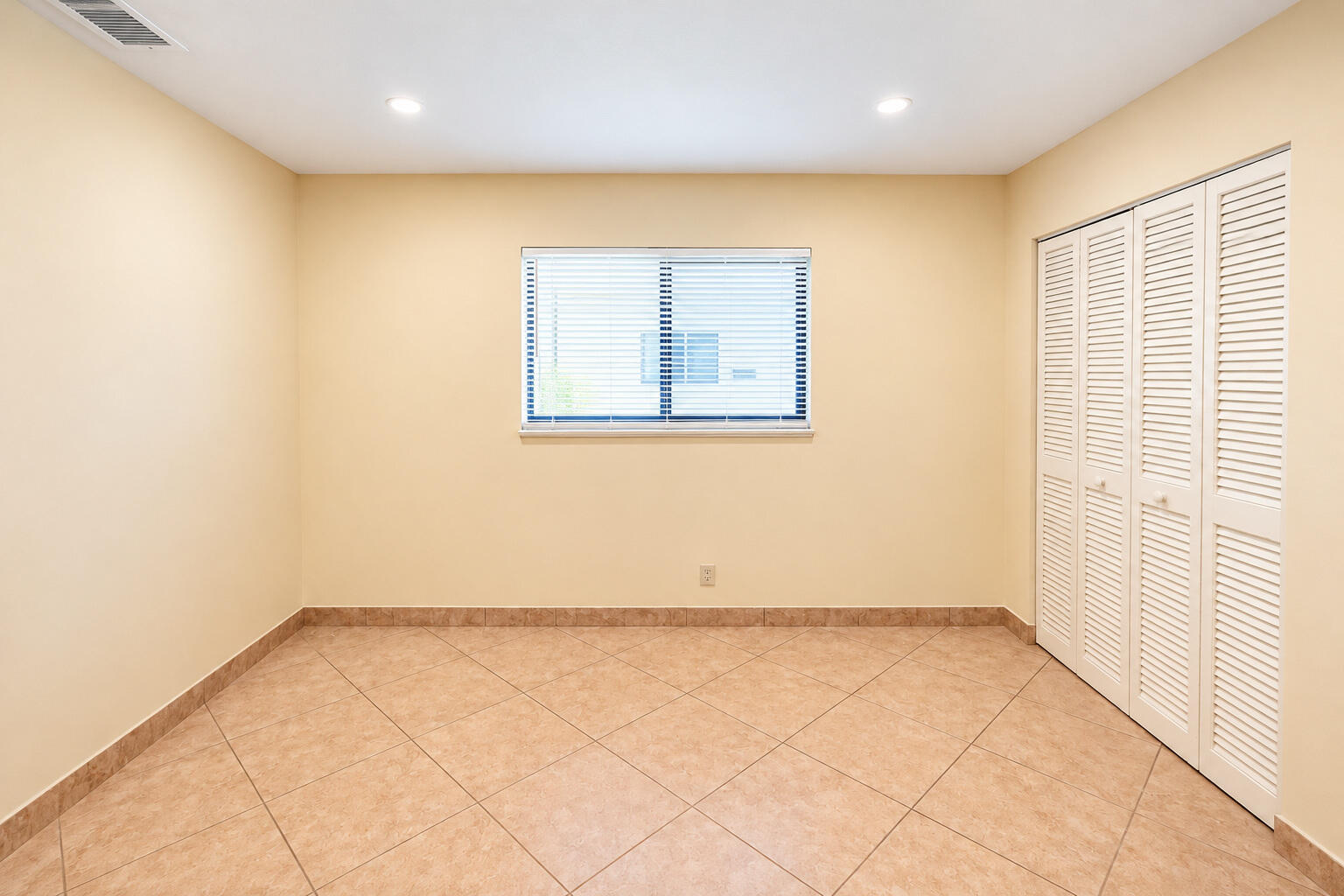 MLS_Ready_Bedroom_DSC04442