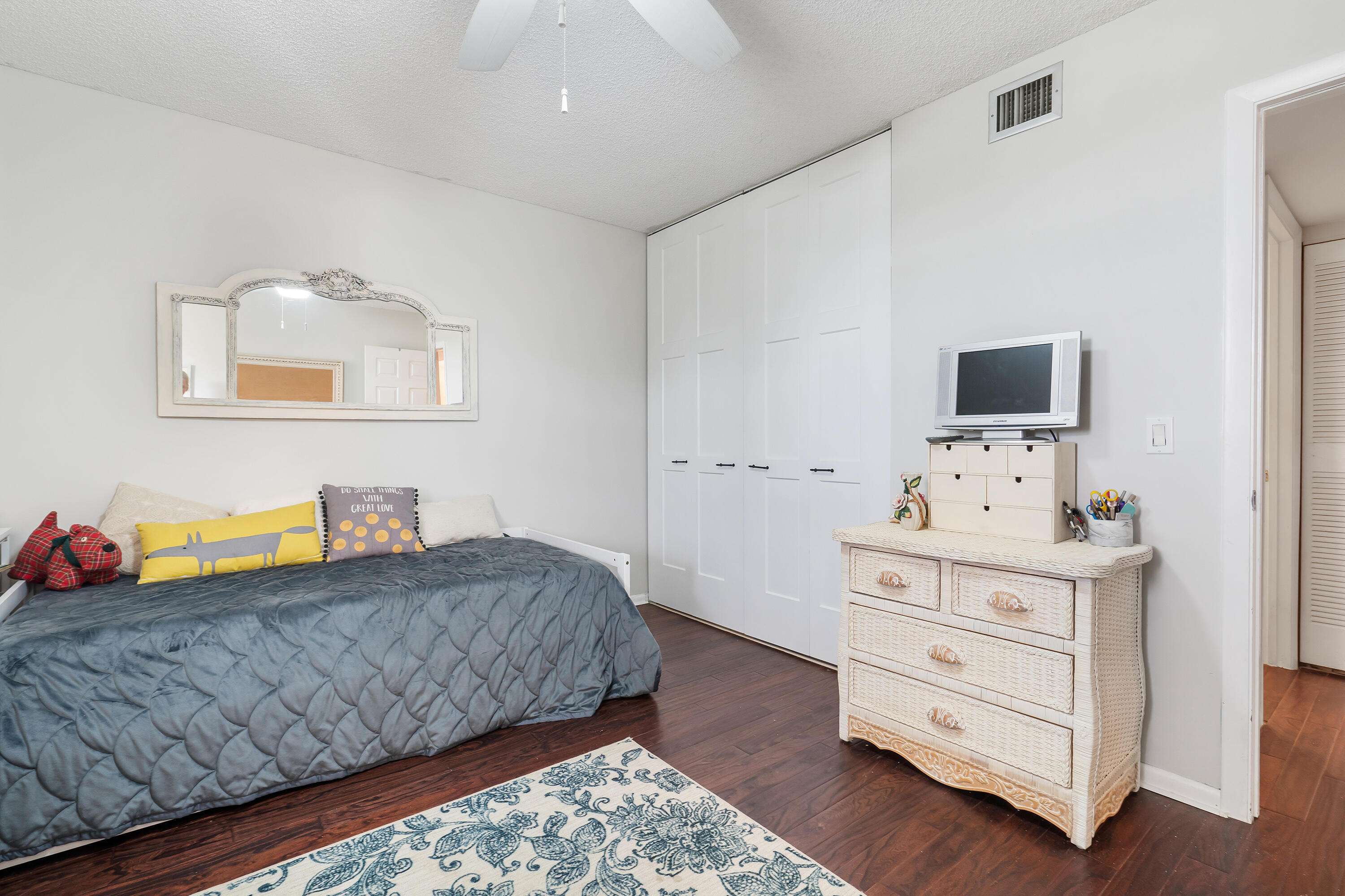 6037BalboaCirSuite40321-2