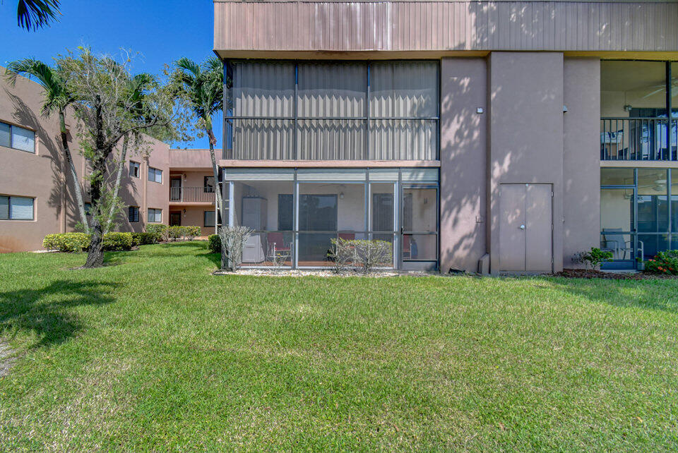 Rear lanai exterior