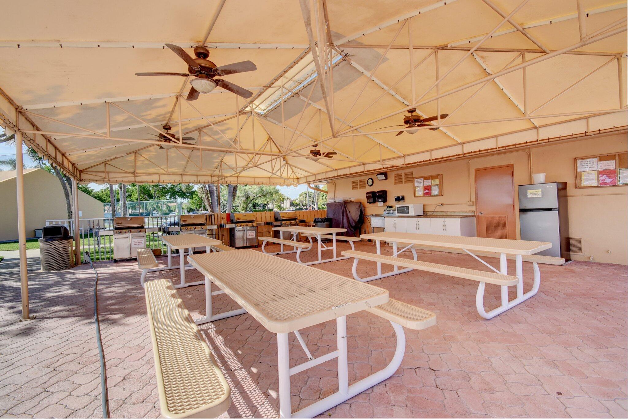 05_70-web-or-mls-Lakes of Delray (33)