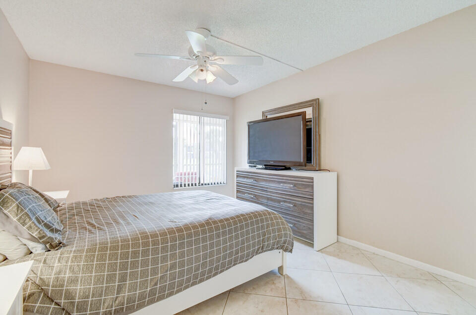 Bedroom 1 - alternate