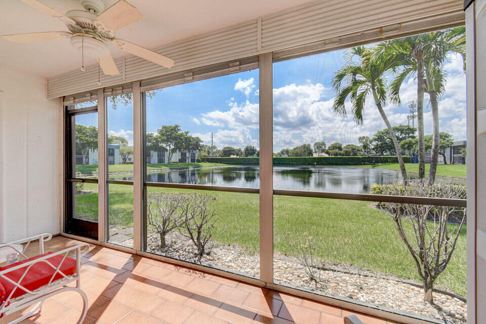 Lanai lake view