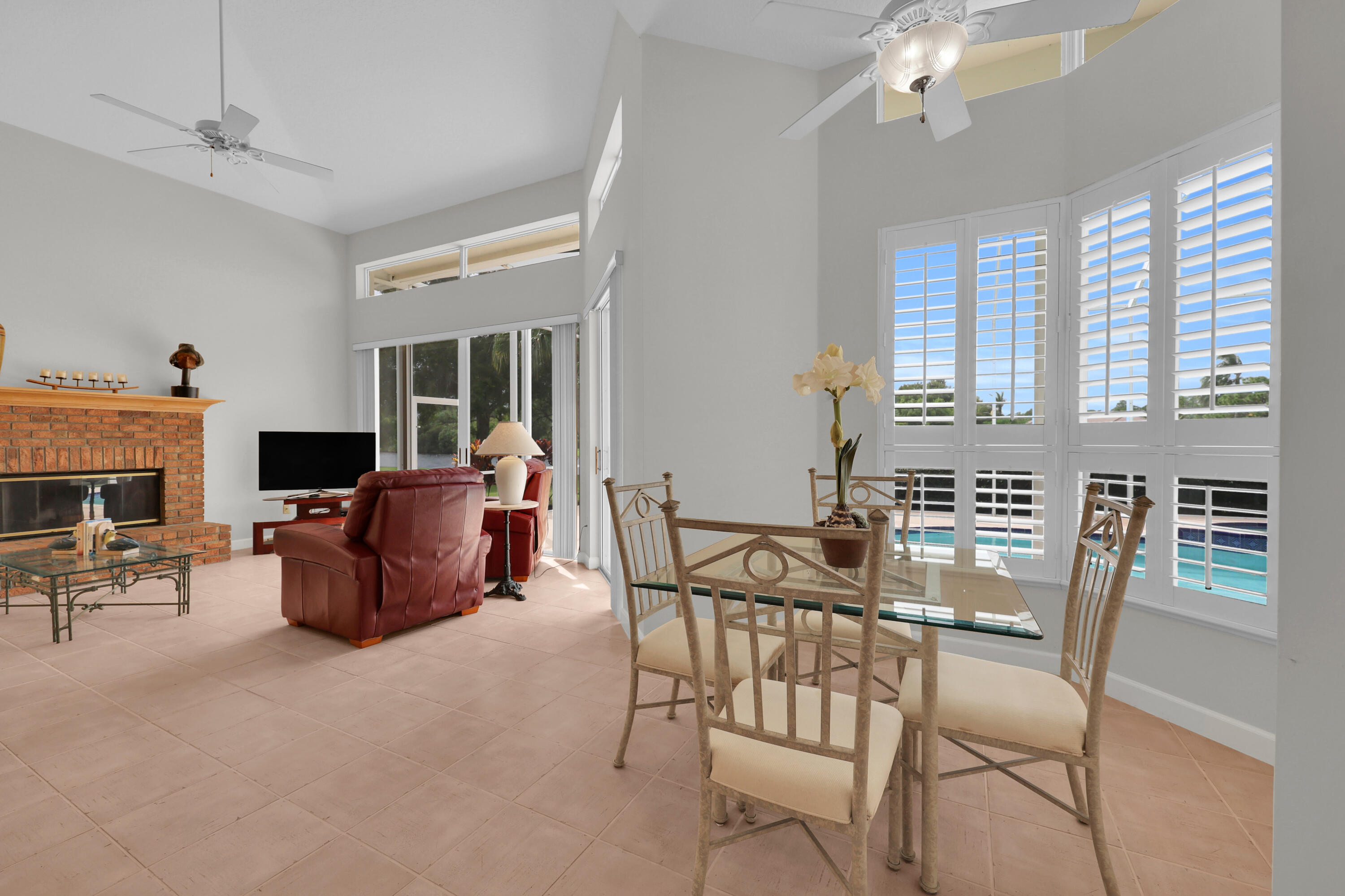 Sitting Area/ Eat In Kitchen
