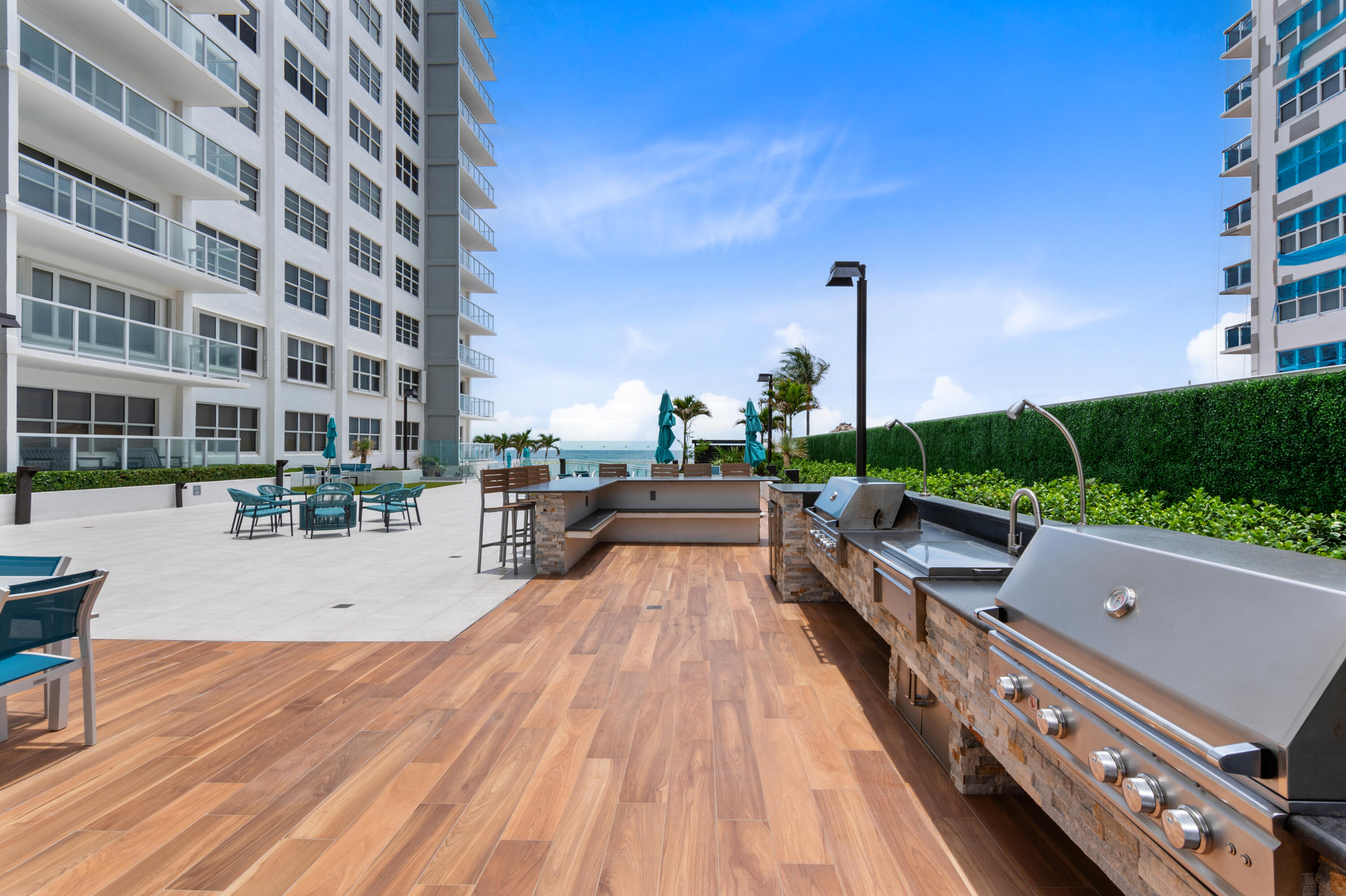 Outdoor kitchen area
