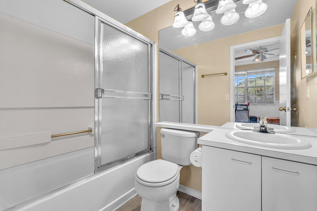 Guest bathroom with a shower-tub combo