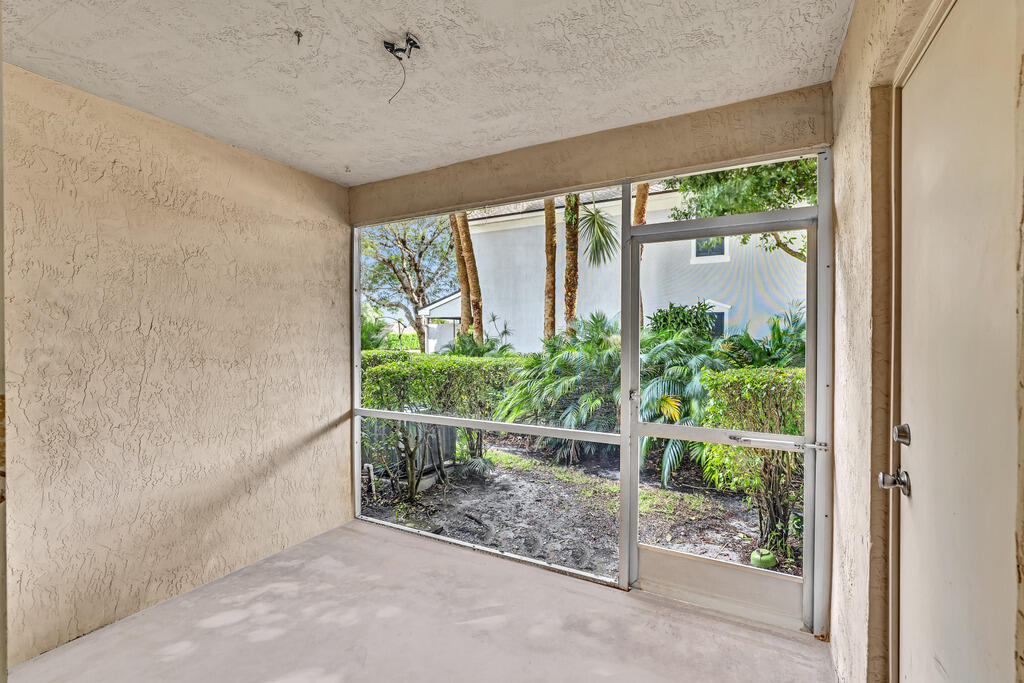Screen and patio