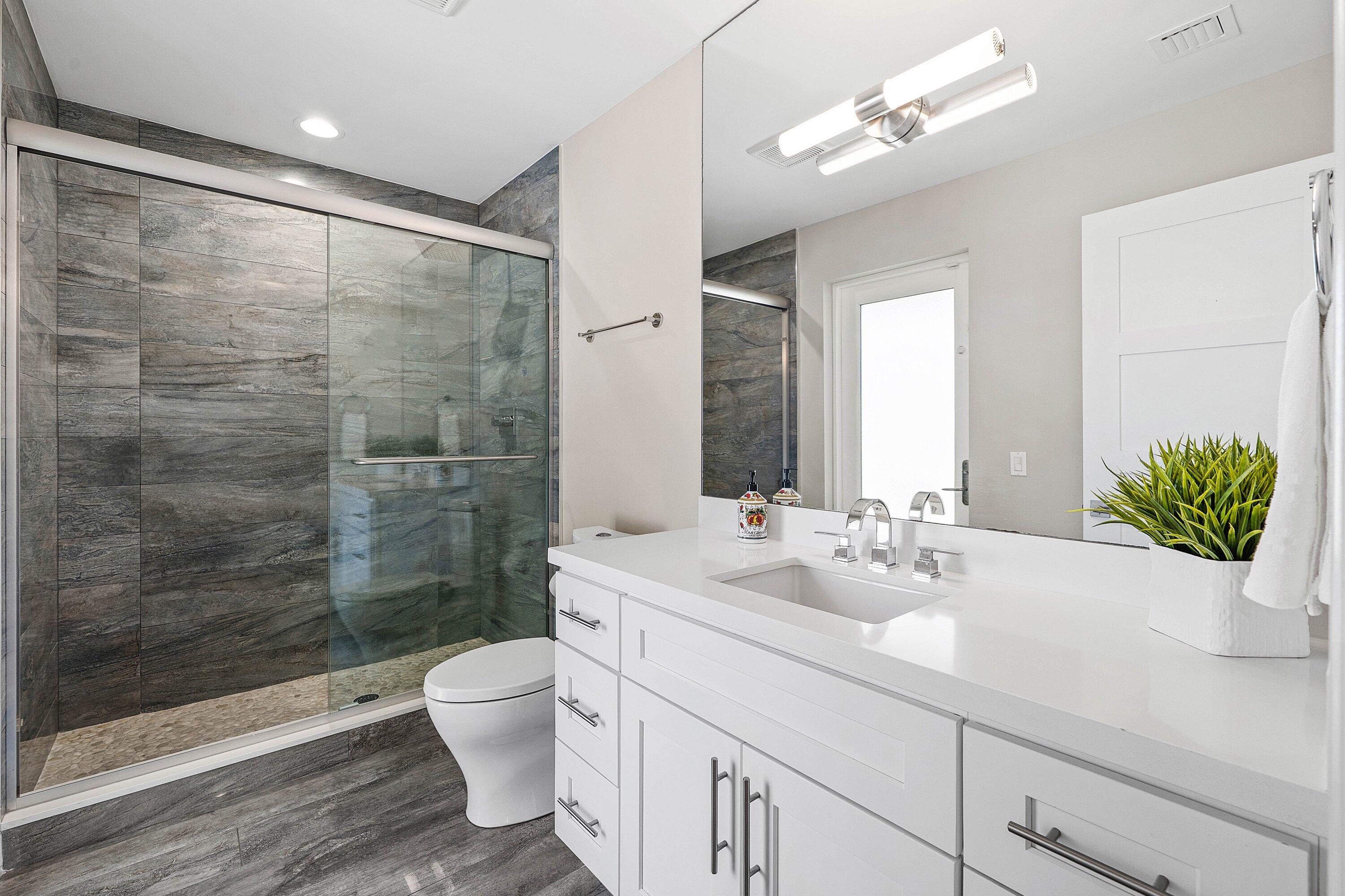 047-1400LakeDrive-DelrayBeach-FL-33444-S