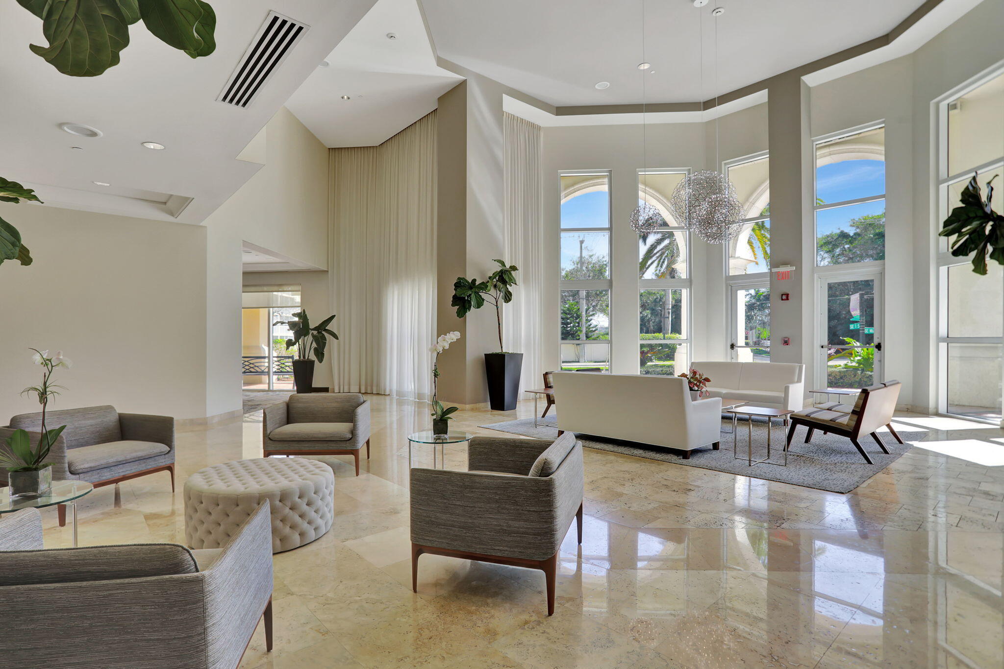 palmetto-place-boca-raton-lobby-seating-