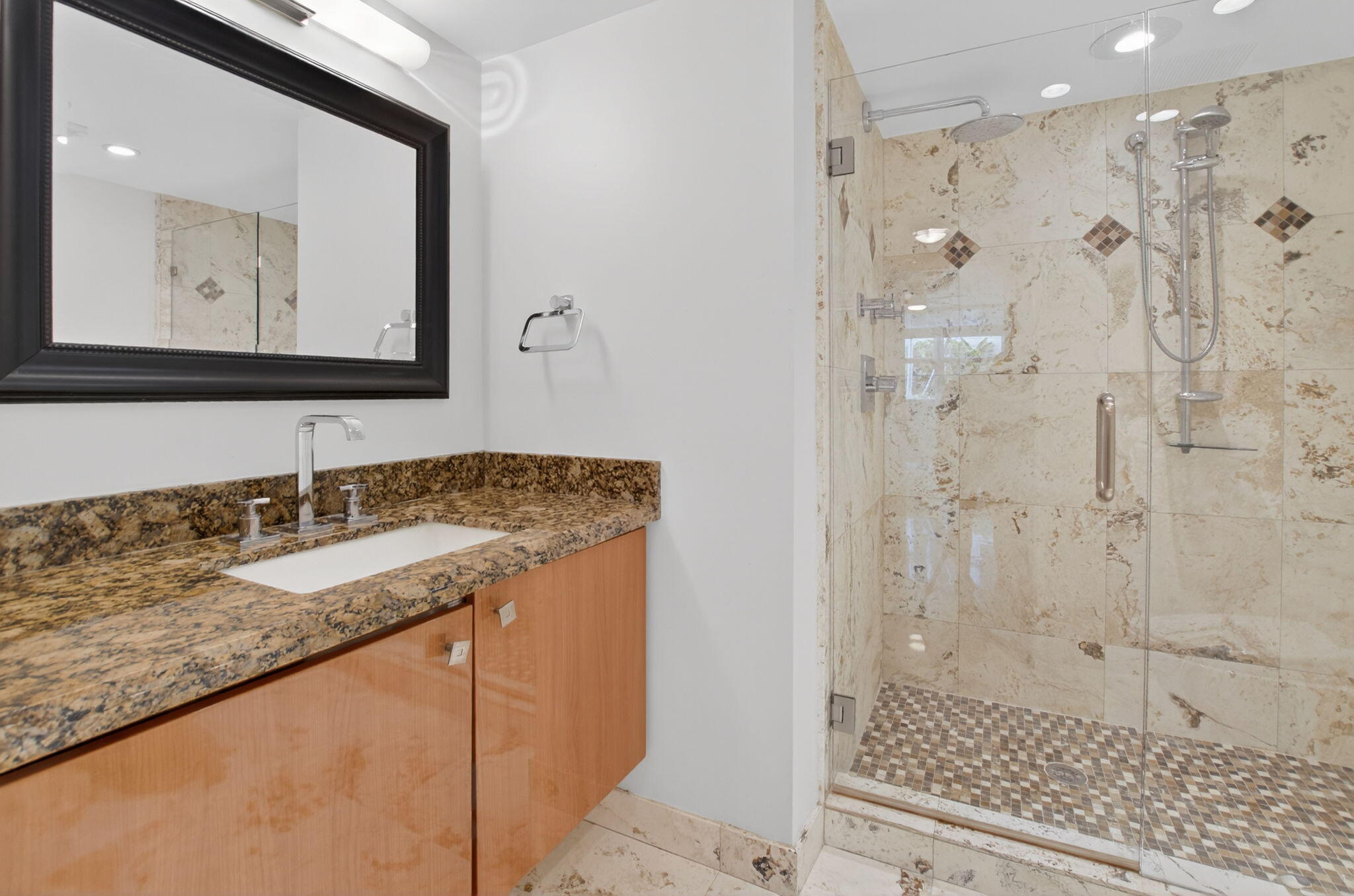 palmetto-place-residence-602-bathroom-10