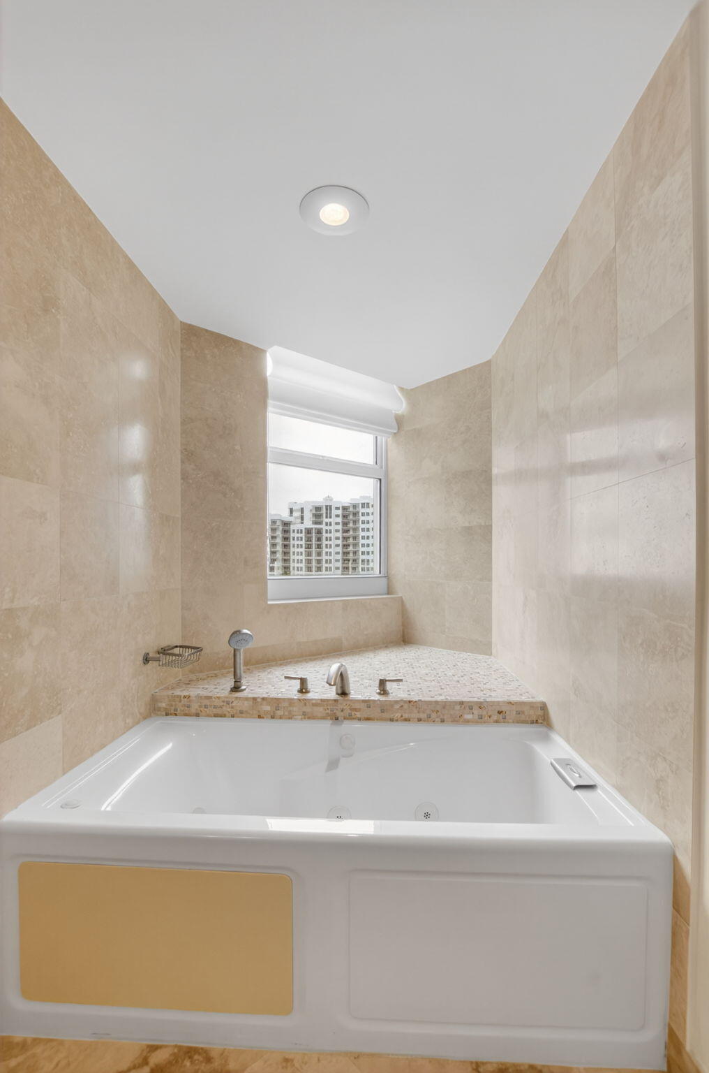 palmetto-place-residence-602-bathroom-04