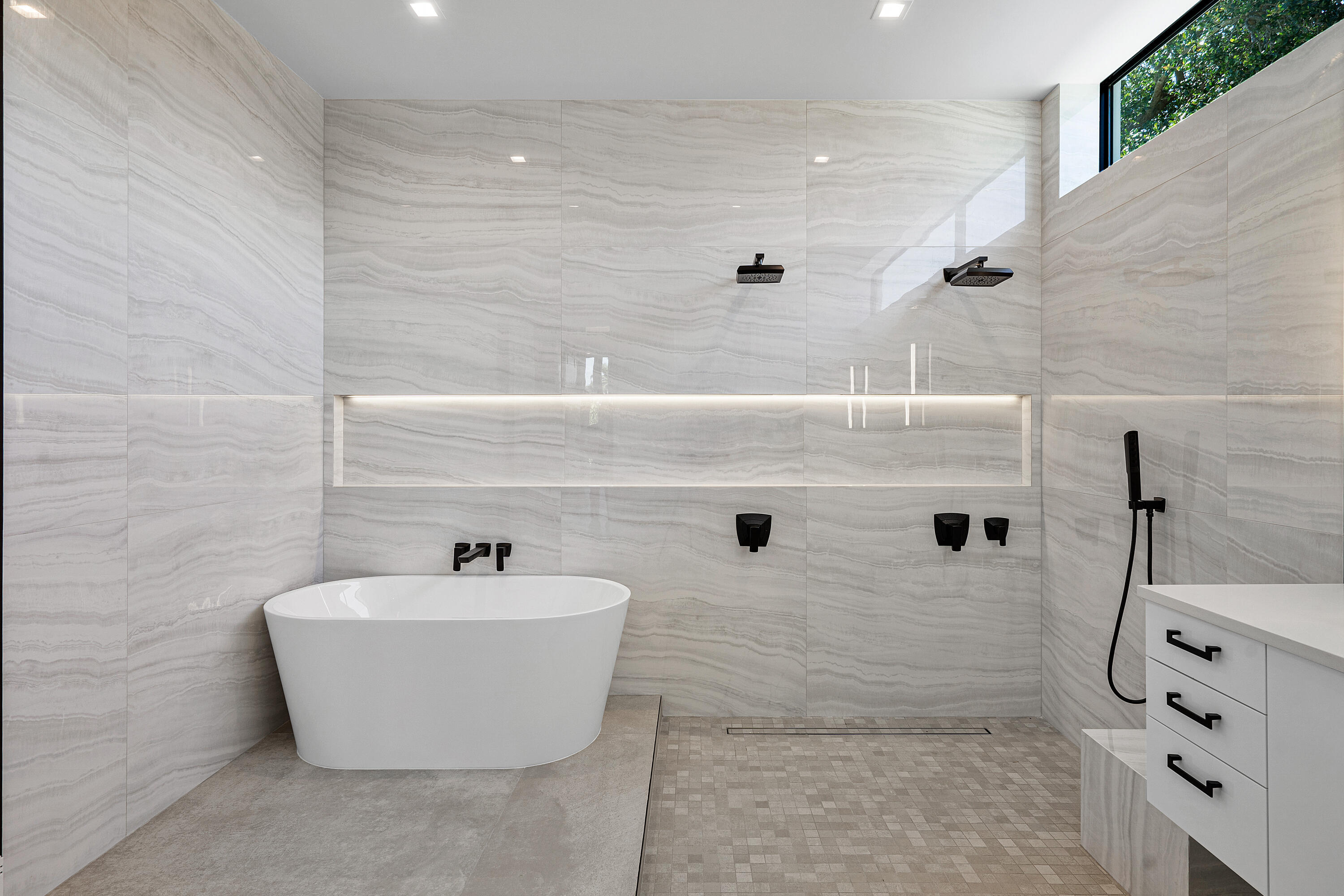 Primary bath
