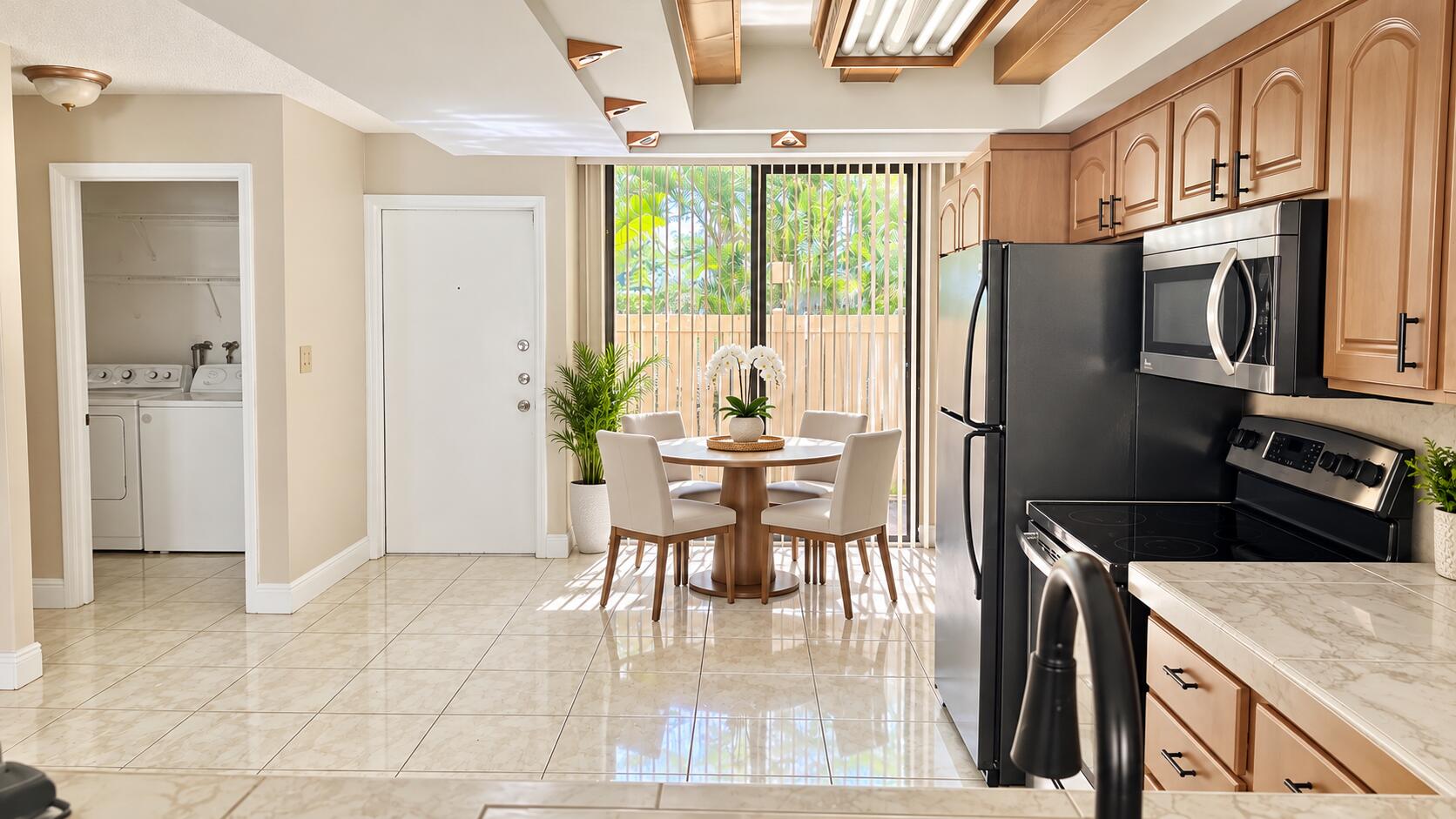 Bright Kitchen Dining Nook