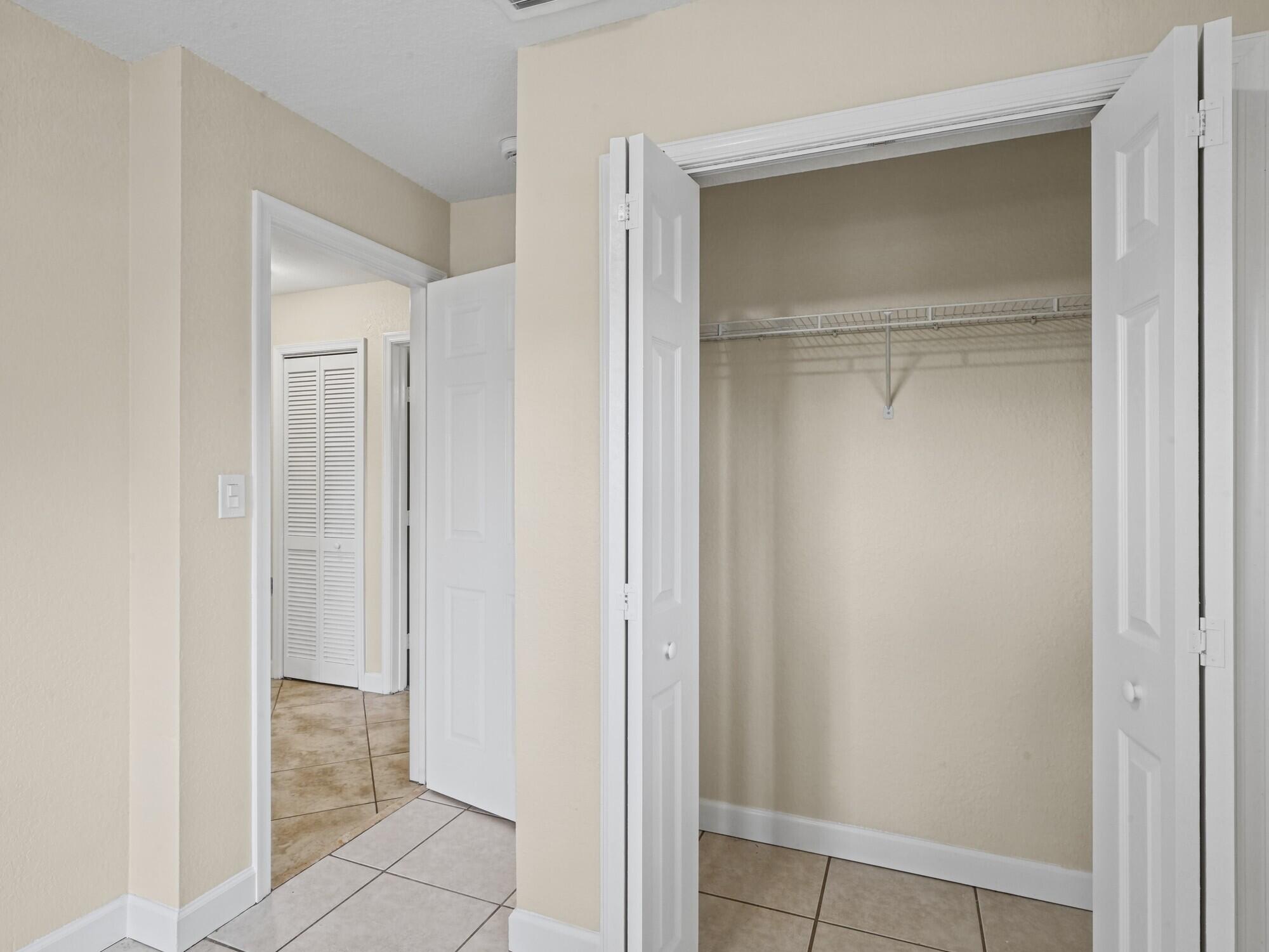 16 Guest Bedroom B (4)