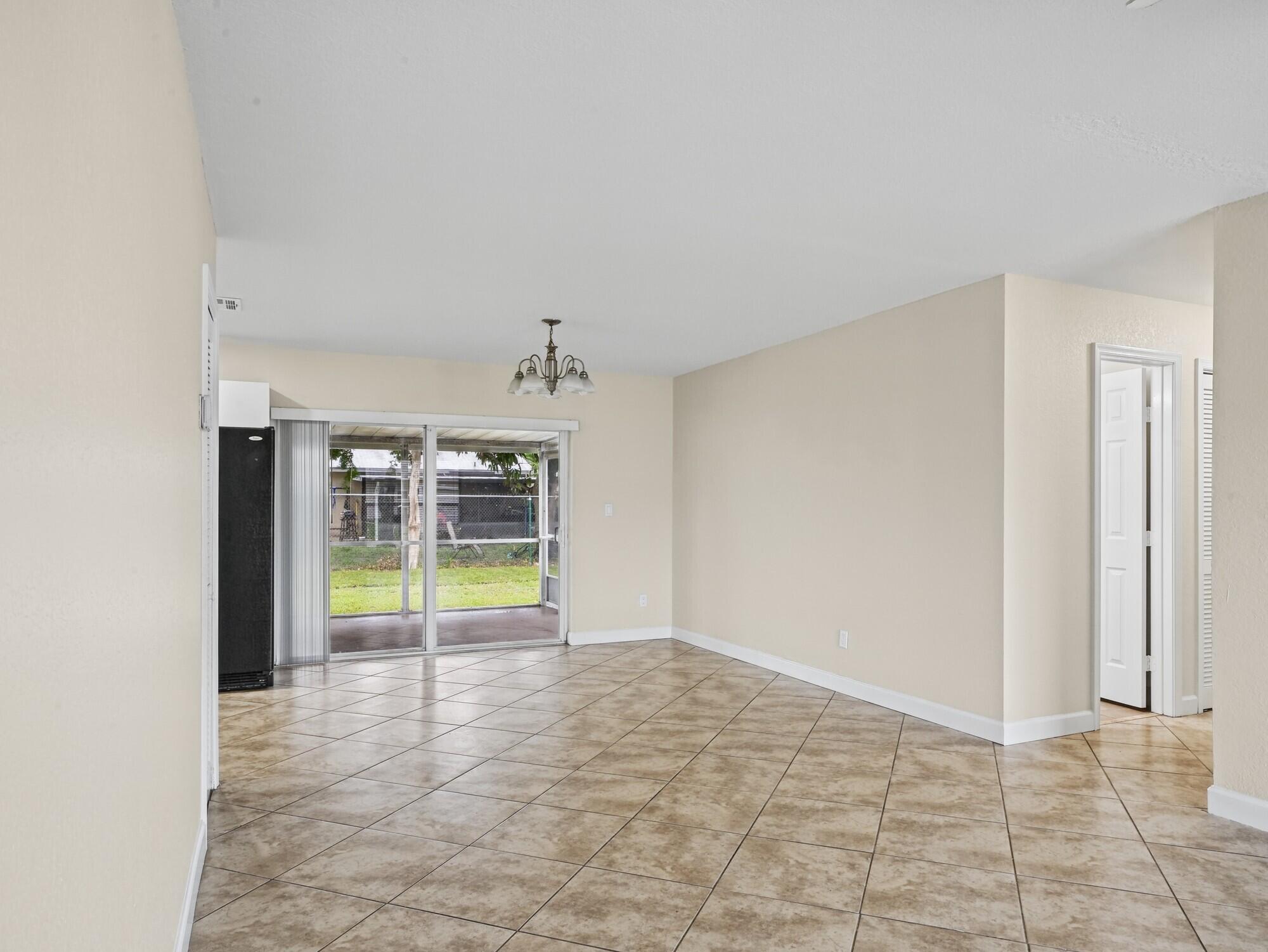 5 Dining Area (1)