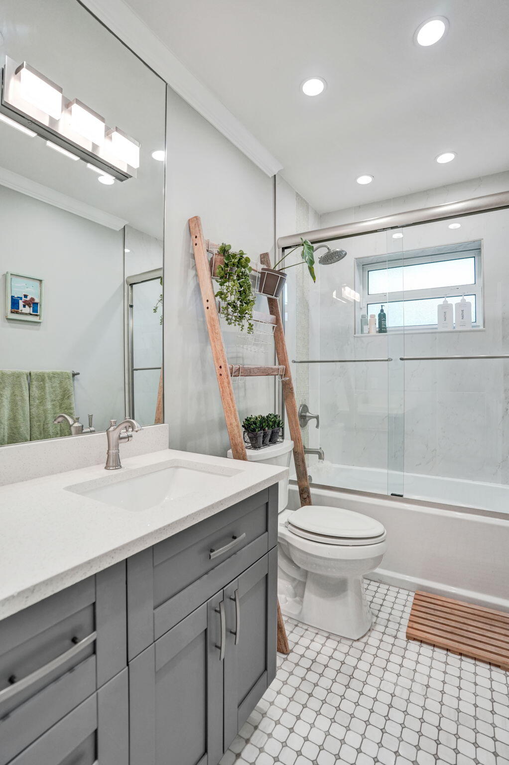 Guest Bathroom.