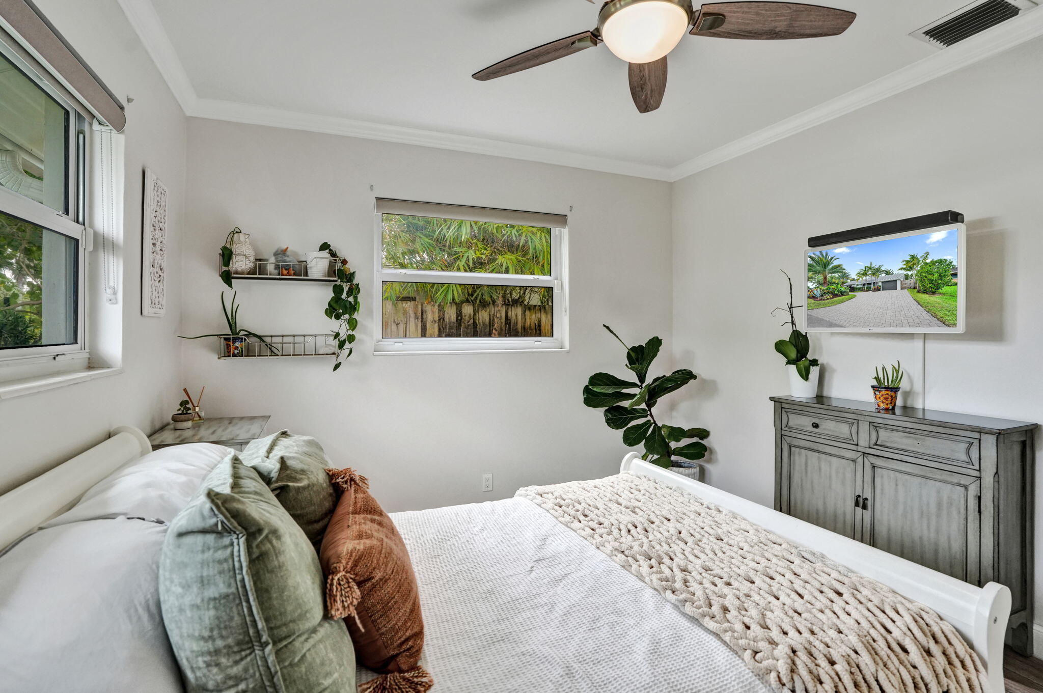 Guest Bedroom.