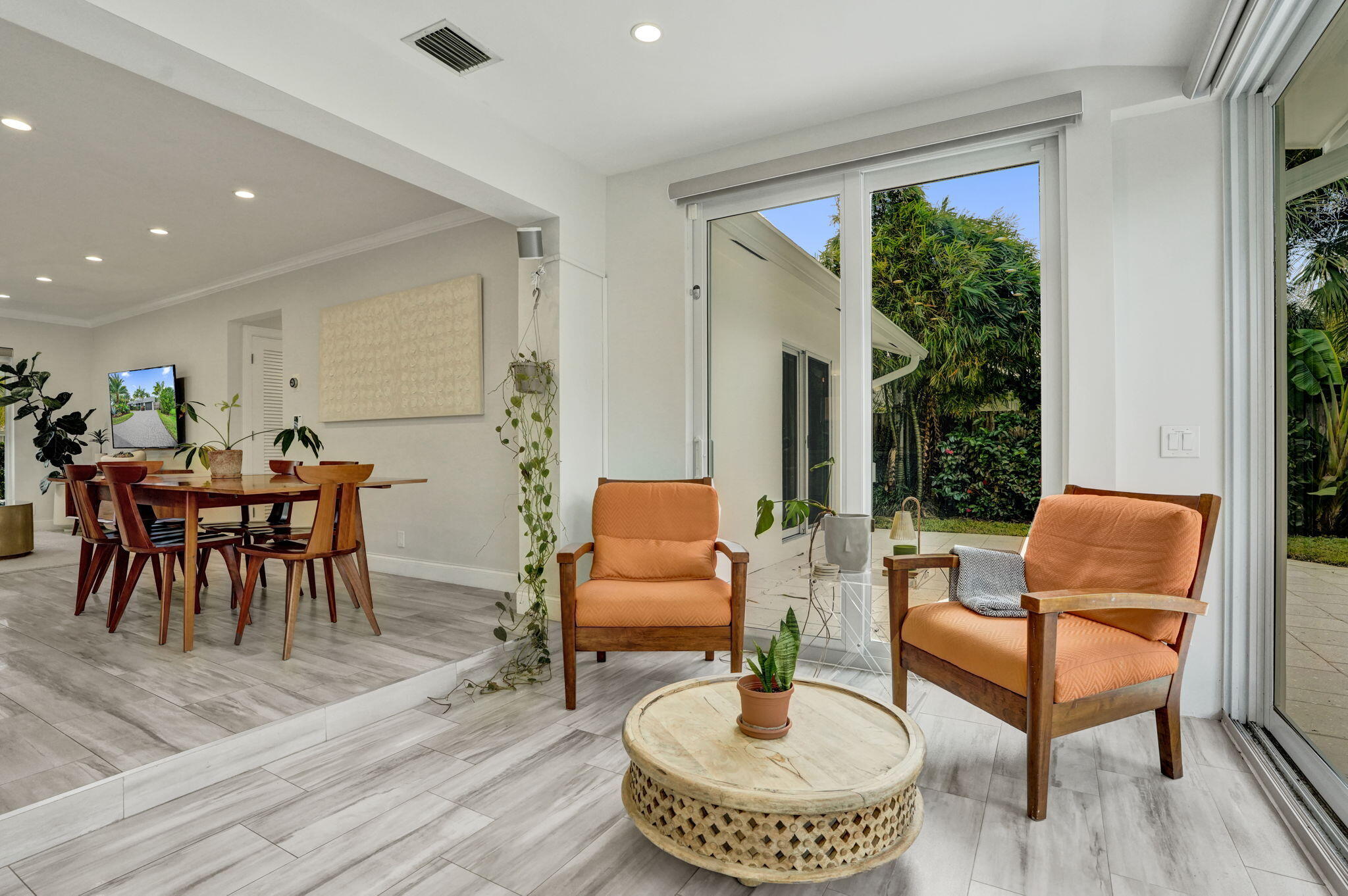 Sitting area off of dining room.
