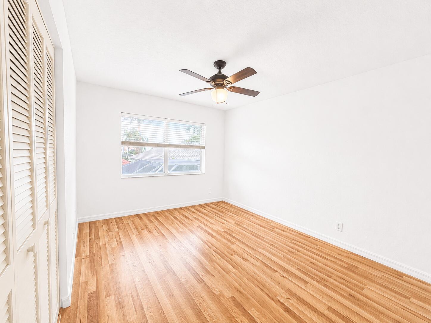2nd Bedroom (Upstairs)