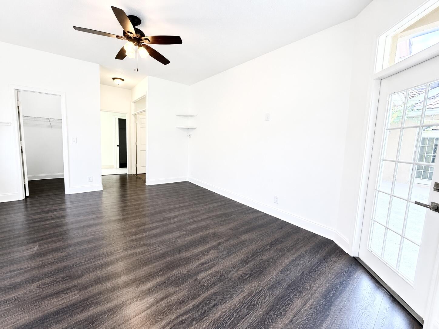 2 walk-in closets