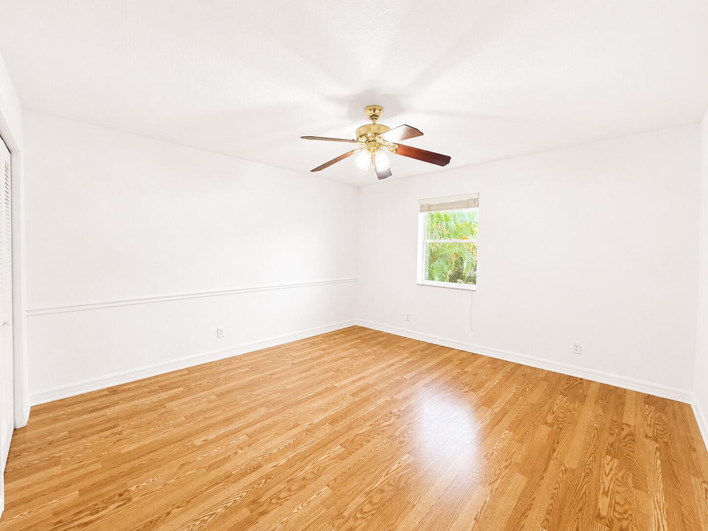 3rd Bedroom (Upstairs)